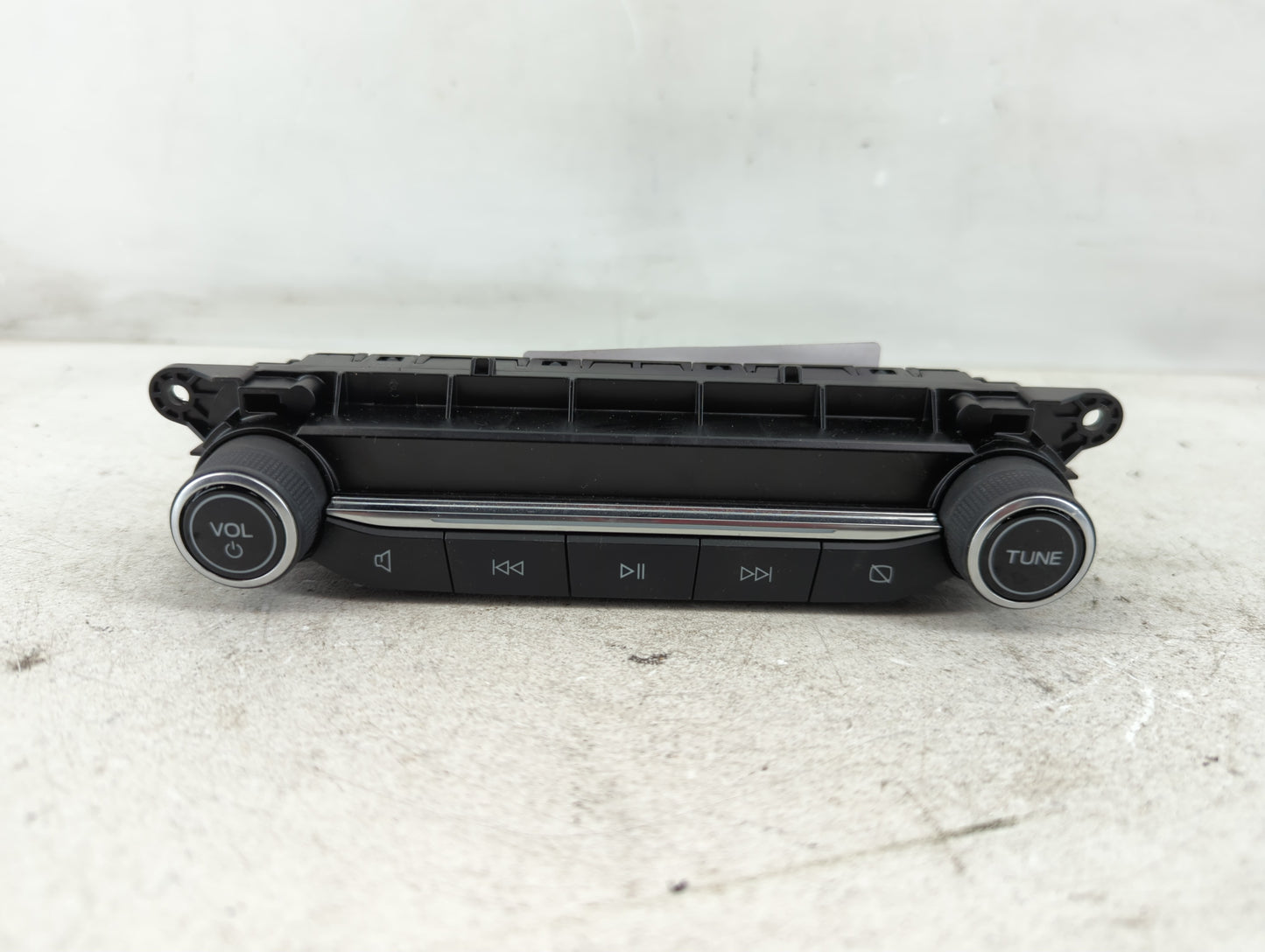 2021-2022 Ford Escape Radio AM FM Cd Player Receiver Replacement P/N:LJ6T-18K811-CA Fits Fits 2021 2022 OEM Used Auto Parts 