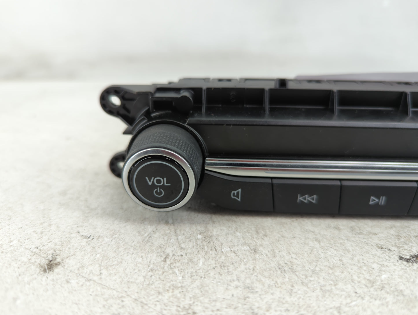 2021-2022 Ford Escape Radio AM FM Cd Player Receiver Replacement P/N:LJ6T-18K811-CA Fits Fits 2021 2022 OEM Used Auto Parts 