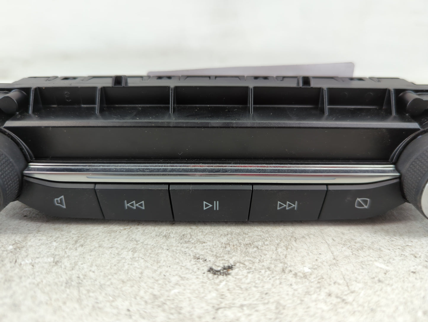 2021-2022 Ford Escape Radio AM FM Cd Player Receiver Replacement P/N:LJ6T-18K811-CA Fits Fits 2021 2022 OEM Used Auto Parts 