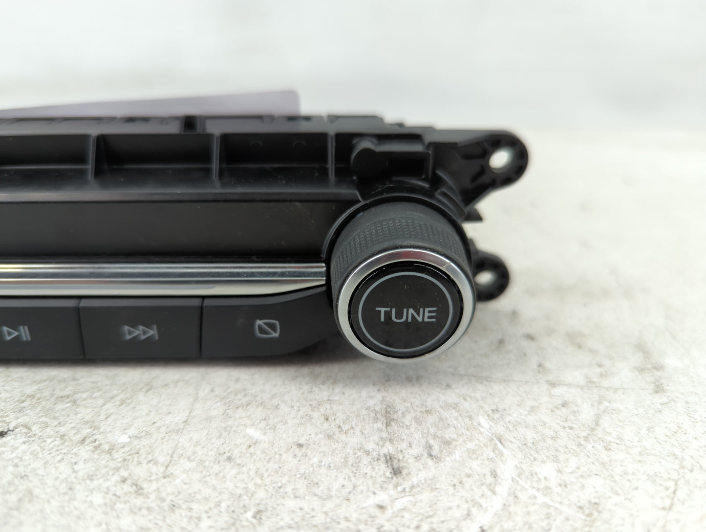 2021-2022 Ford Escape Radio AM FM Cd Player Receiver Replacement P/N:LJ6T-18K811-CA Fits Fits 2021 2022 OEM Used Auto Parts 