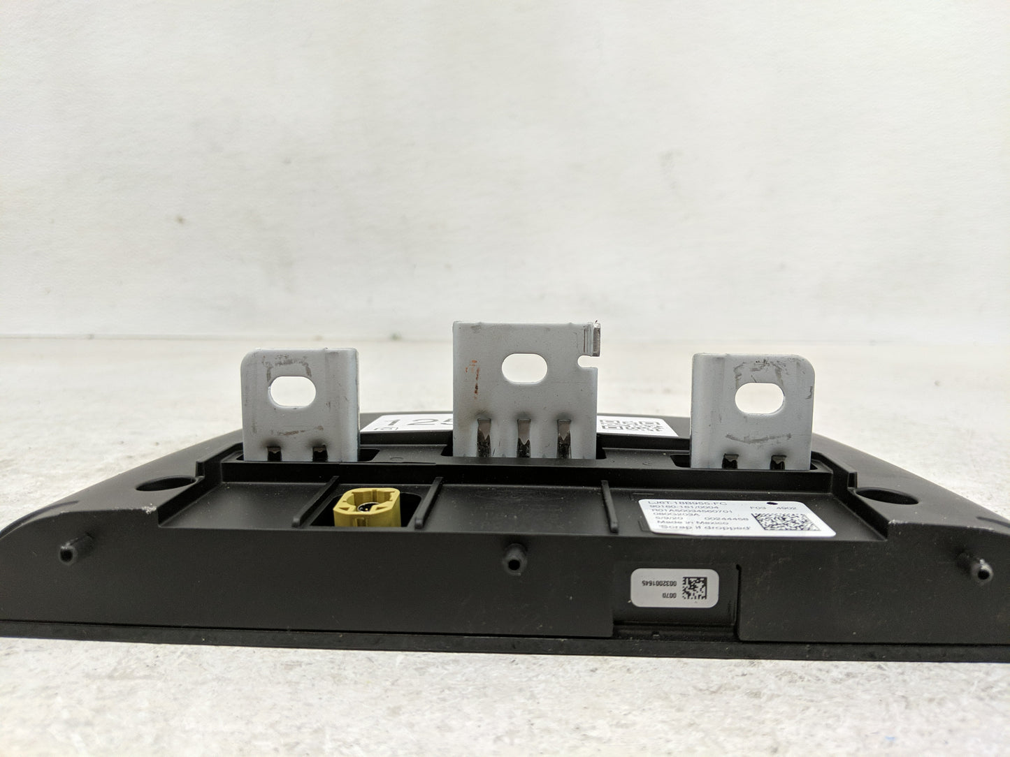 2020-2020 Ford Escape Information Display Screen - Oemusedautoparts1.com