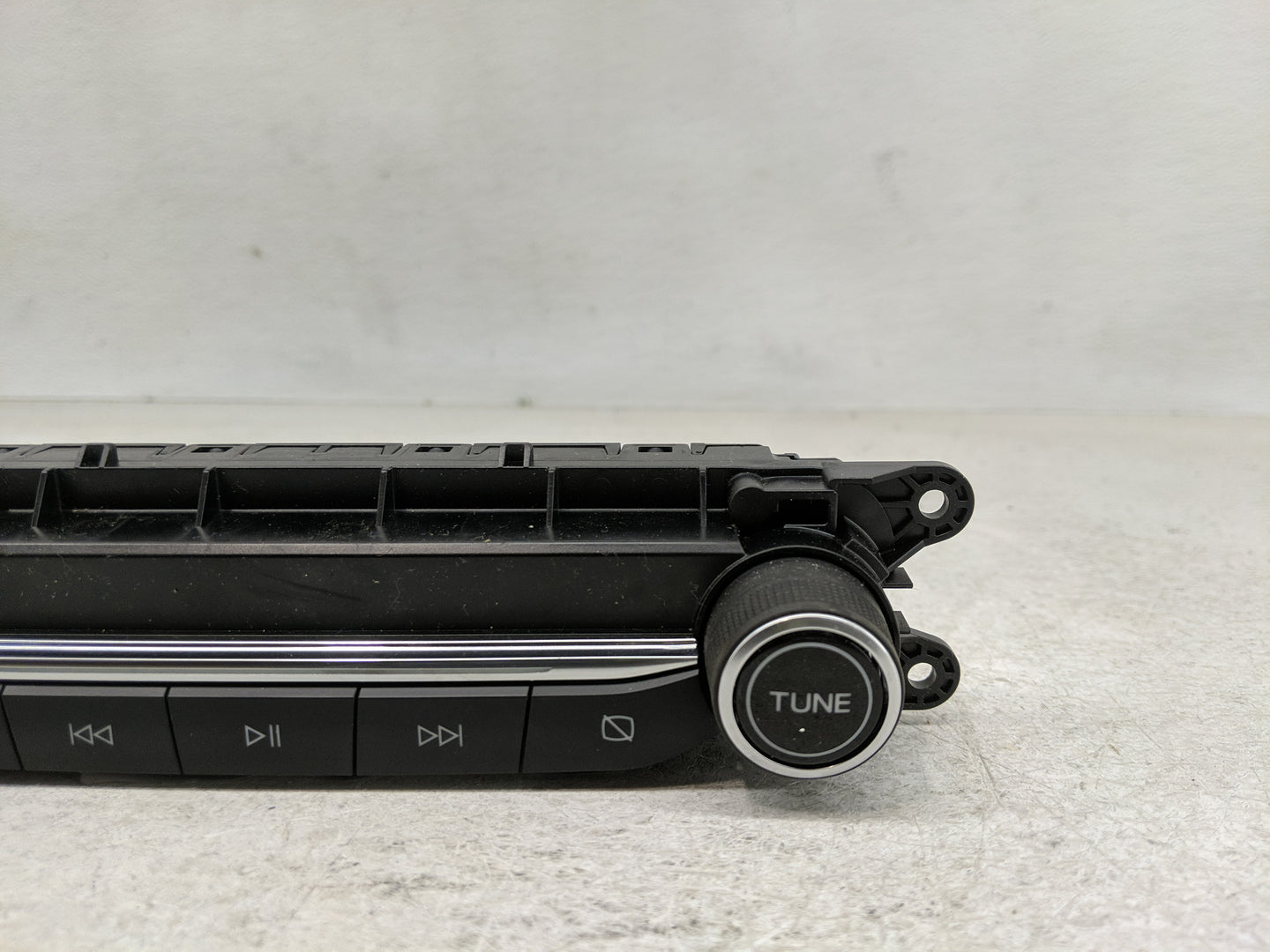 2020-2020 Ford Escape Radio Control Panel - Oemusedautoparts1.com