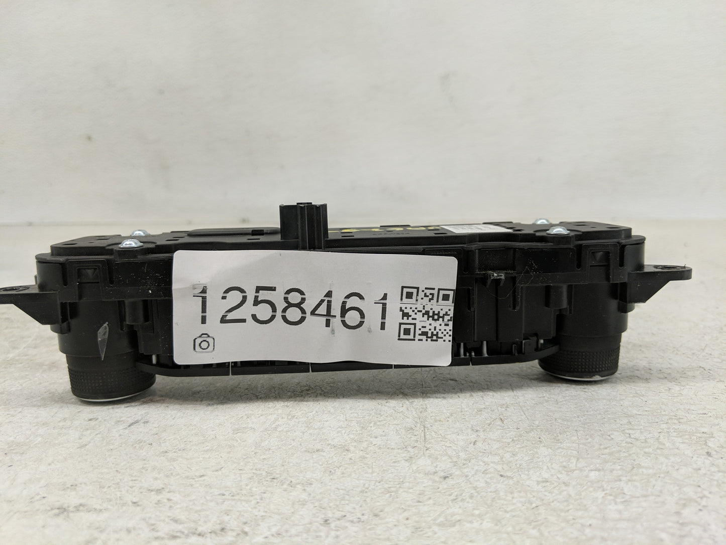 2020-2020 Ford Escape Radio Control Panel - Oemusedautoparts1.com
