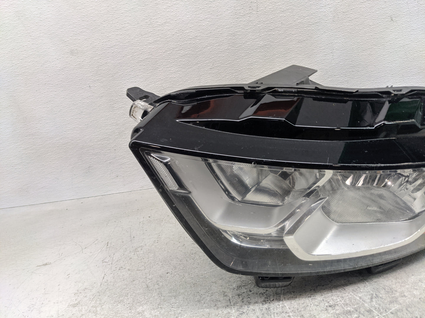 2020-2022 Ford Escape Tail Light Assembly Passenger Right OEM P/N:GN15-13W030-RE Fits Fits 2020 2021 2022 OEM Used Auto Part
