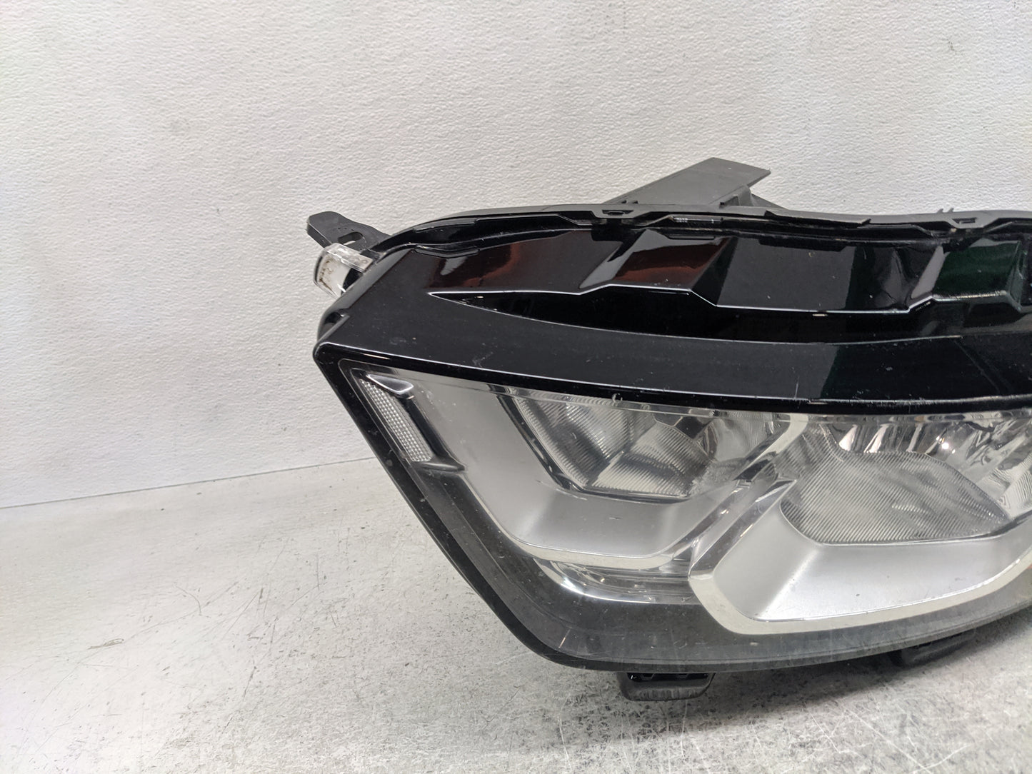 2020-2022 Ford Escape Tail Light Assembly Passenger Right OEM P/N:GN15-13W030-RE Fits Fits 2020 2021 2022 OEM Used Auto Part