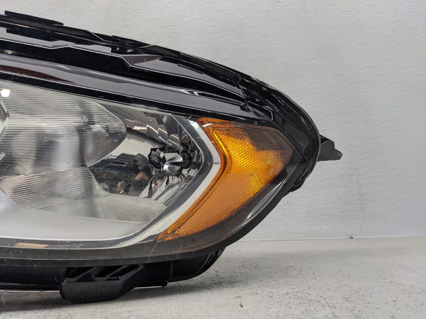 2020-2022 Ford Escape Tail Light Assembly Passenger Right OEM P/N:GN15-13W030-RE Fits Fits 2020 2021 2022 OEM Used Auto Part