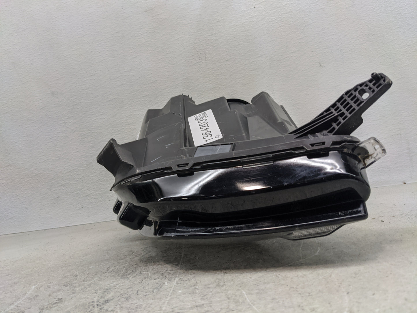 2020-2022 Ford Escape Tail Light Assembly Passenger Right OEM P/N:GN15-13W030-RE Fits Fits 2020 2021 2022 OEM Used Auto Part