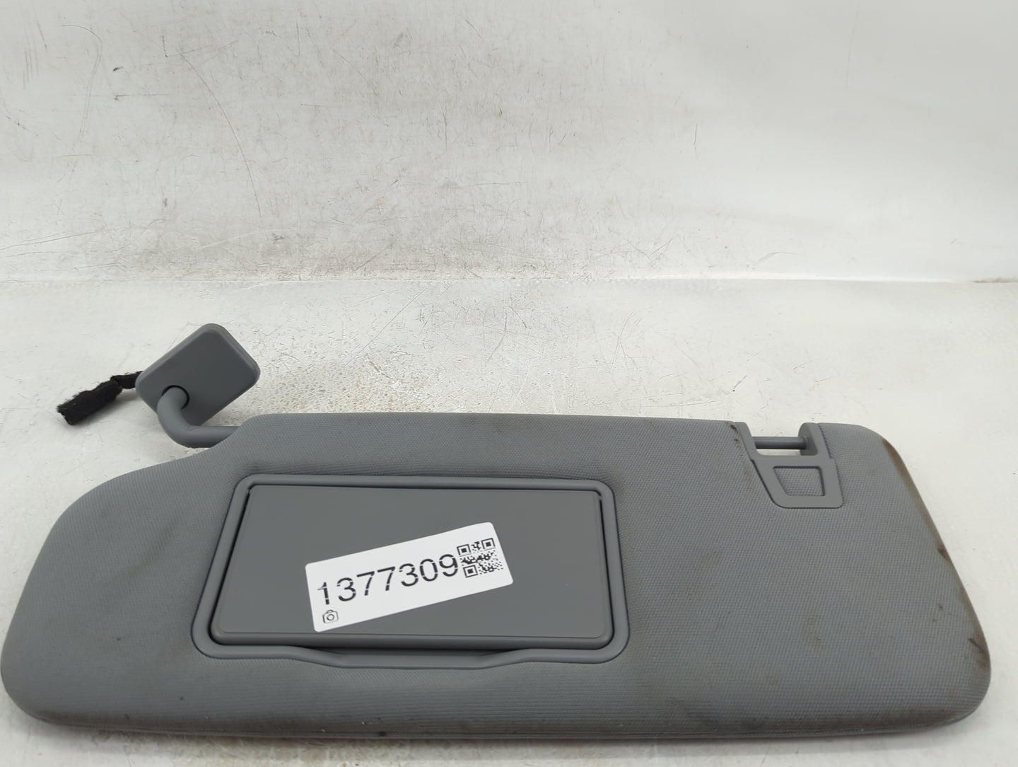 2020 Ford Escape Sun Visor Shade Replacement Passenger Right Mirror Fits OEM Used Auto Parts - Oemusedautoparts1.com