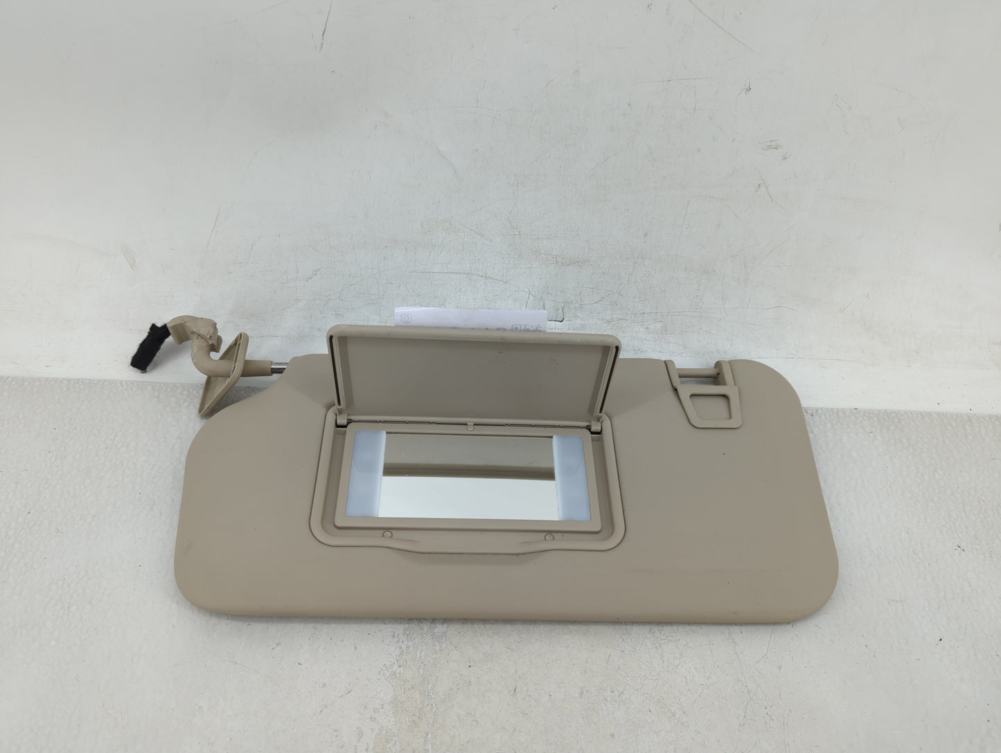 2020 Ford Escape Sun Visor Shade Replacement Passenger Right Mirror Fits OEM Used Auto Parts - Oemusedautoparts1.com