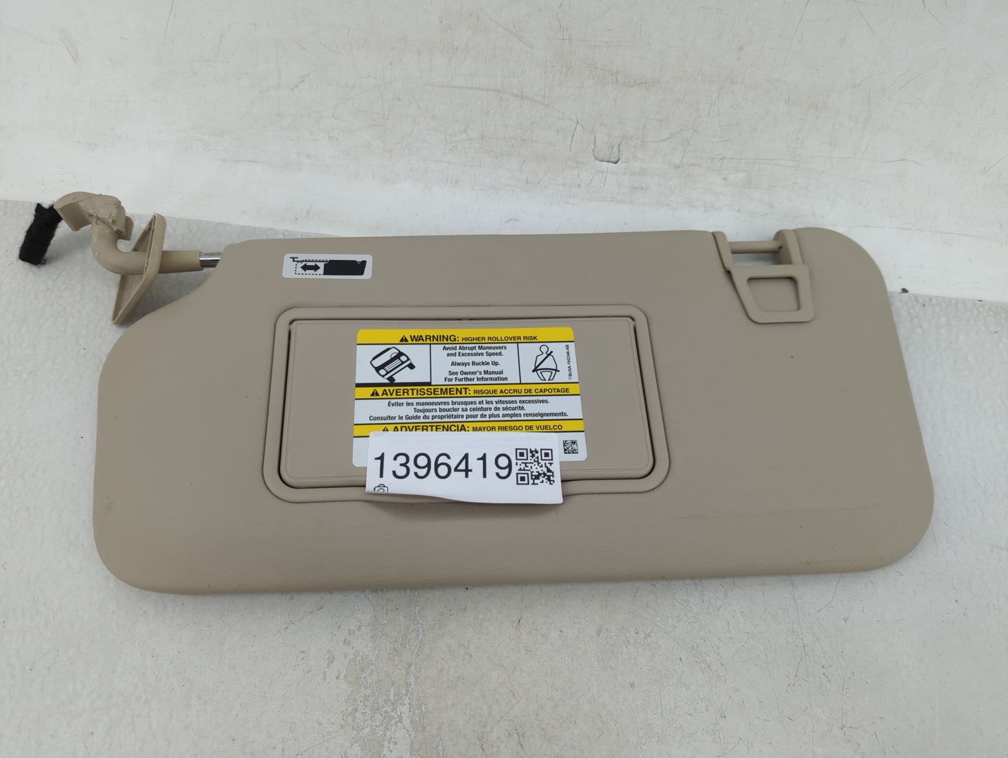 2020 Ford Escape Sun Visor Shade Replacement Passenger Right Mirror Fits OEM Used Auto Parts - Oemusedautoparts1.com