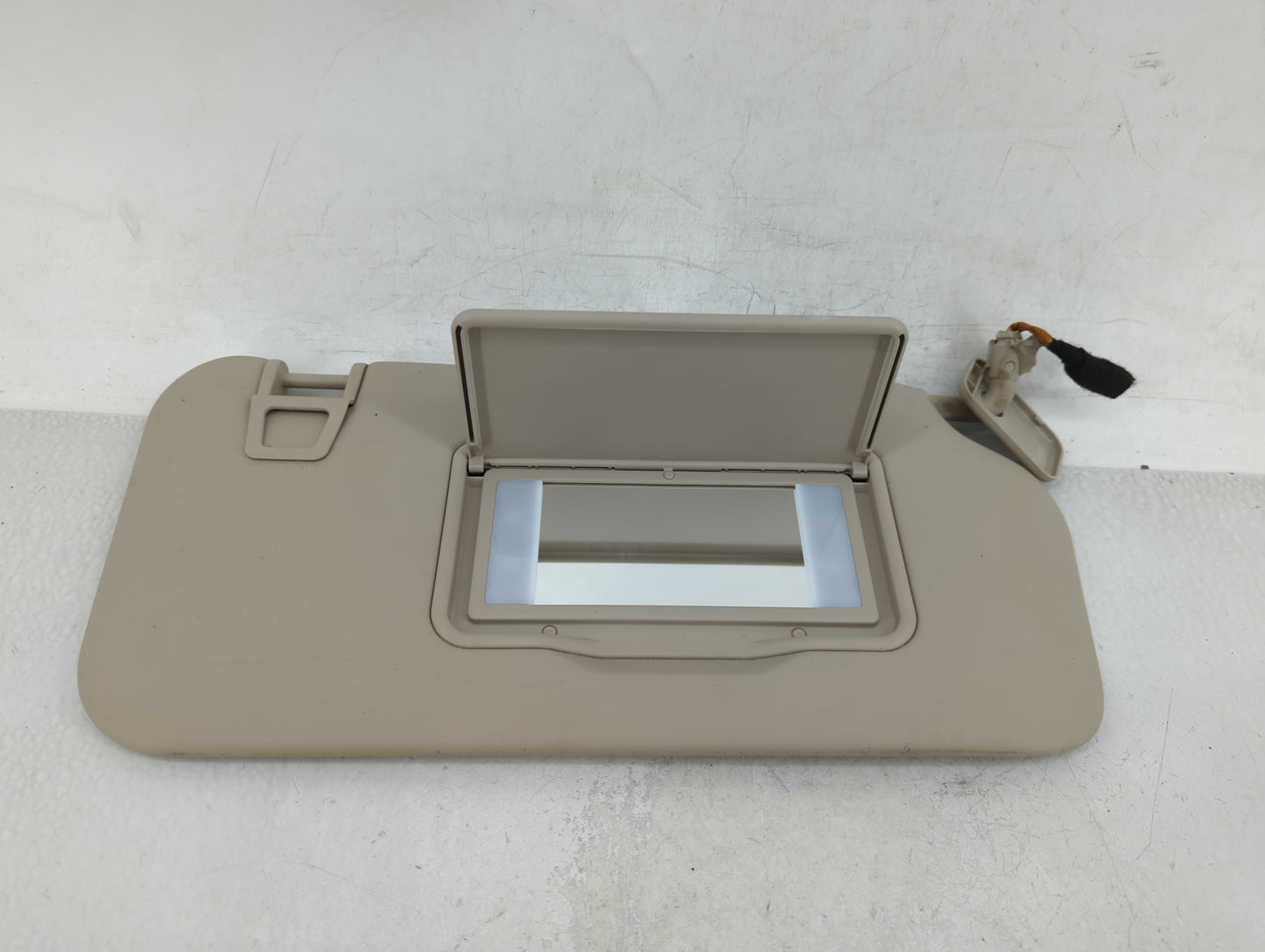 2020 Ford Escape Sun Visor Shade Replacement Driver Left Mirror Fits OEM Used Auto Parts - Oemusedautoparts1.com