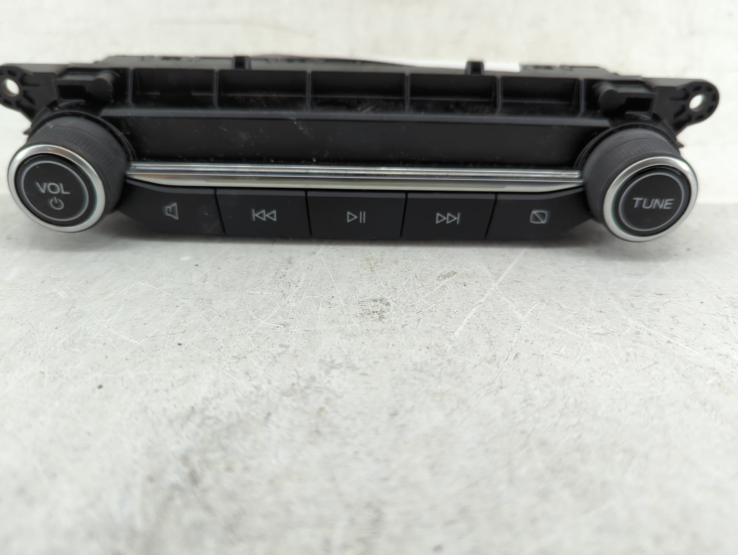 2020-2020 Ford Escape Radio Control Panel - Oemusedautoparts1.com