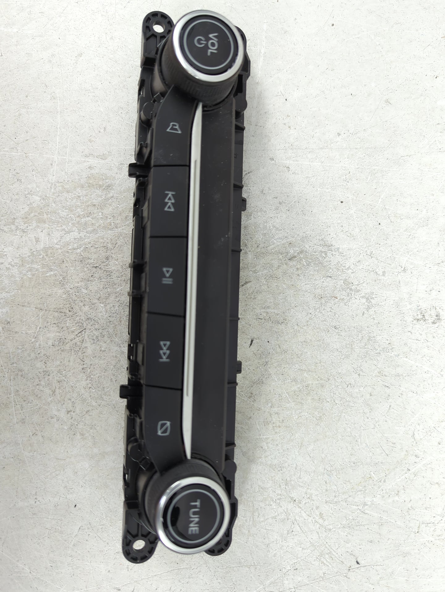 2020-2020 Ford Escape Radio Control Panel - Oemusedautoparts1.com