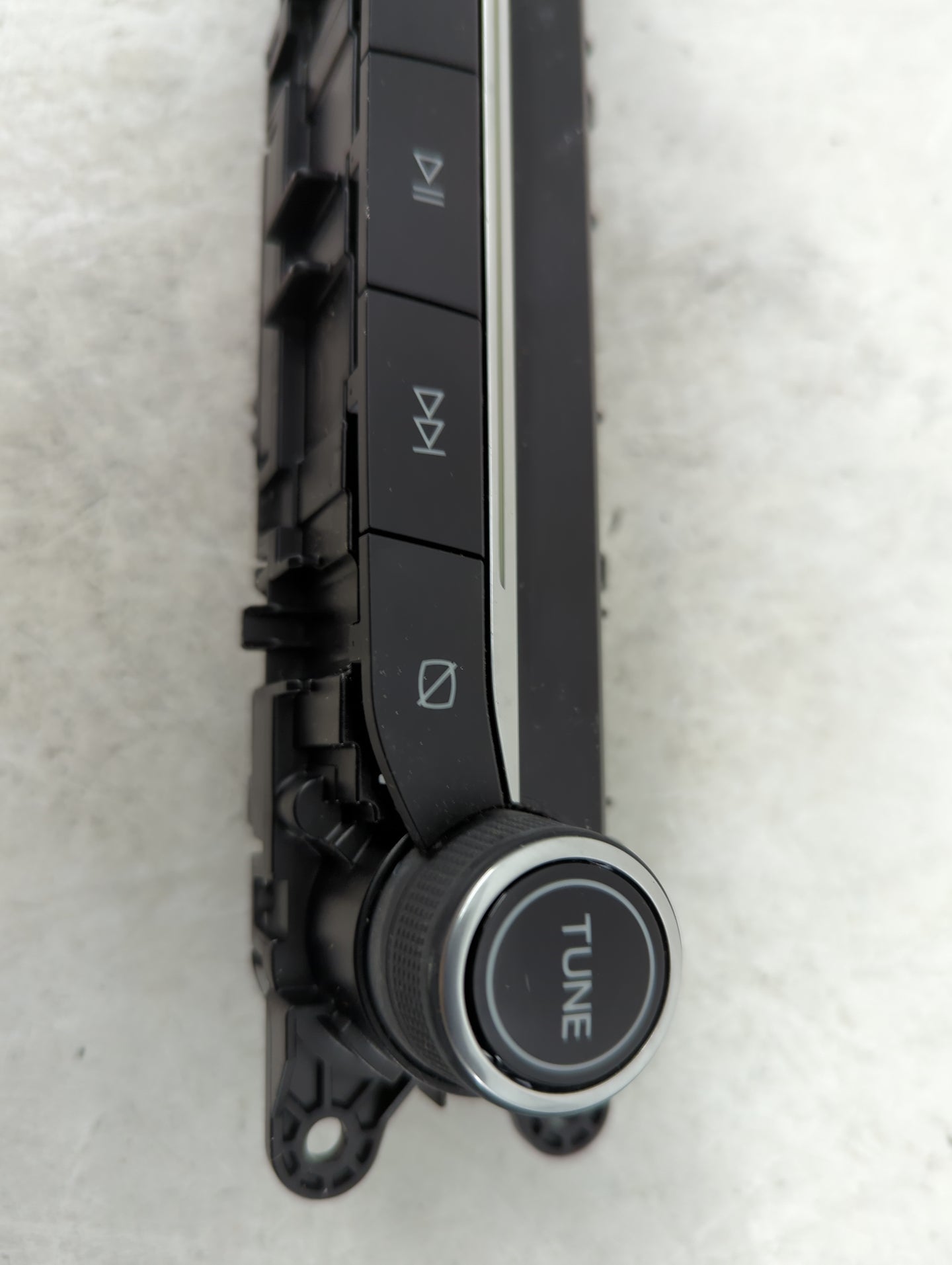 2020-2020 Ford Escape Radio Control Panel - Oemusedautoparts1.com