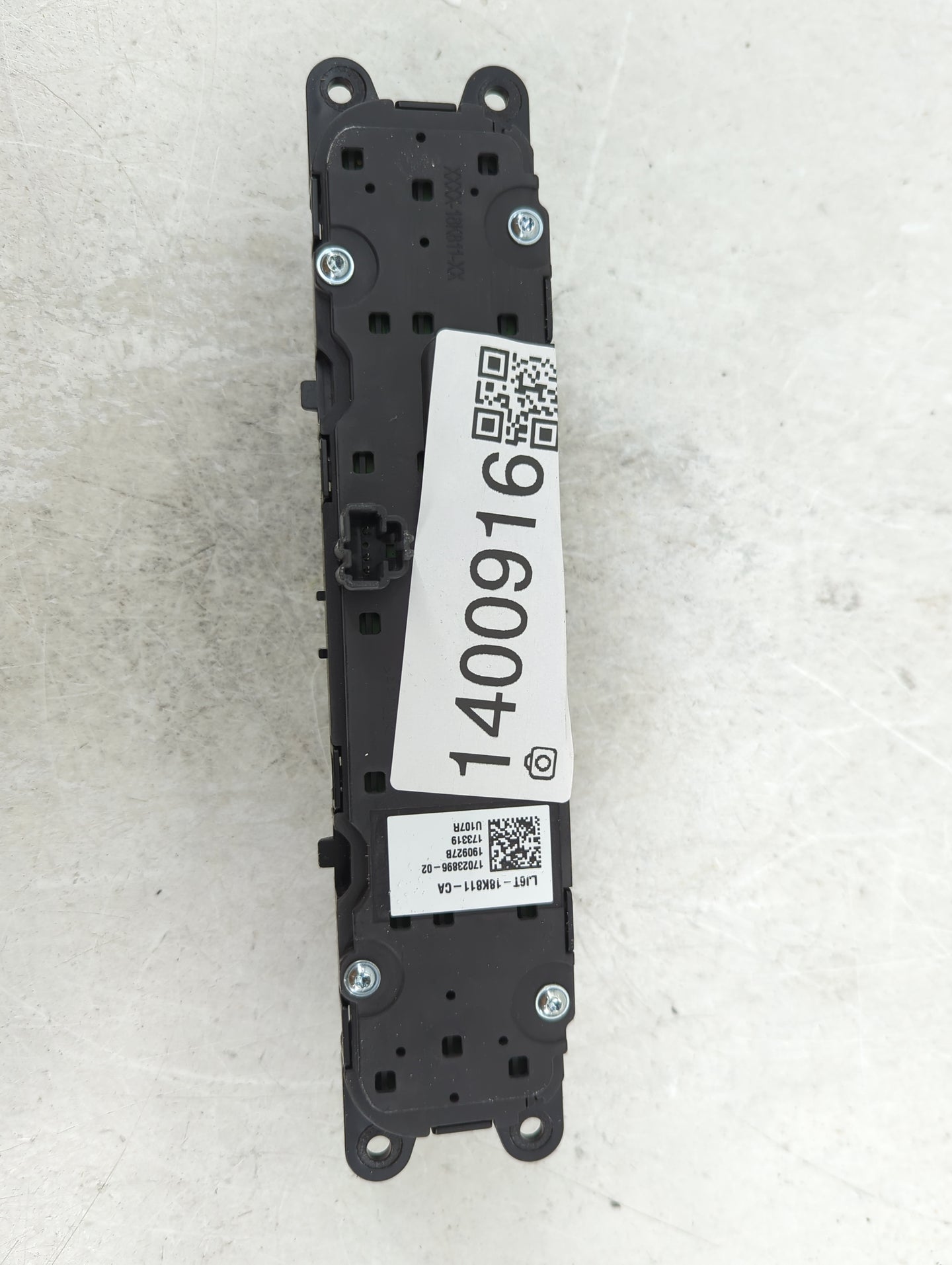 2020-2020 Ford Escape Radio Control Panel - Oemusedautoparts1.com