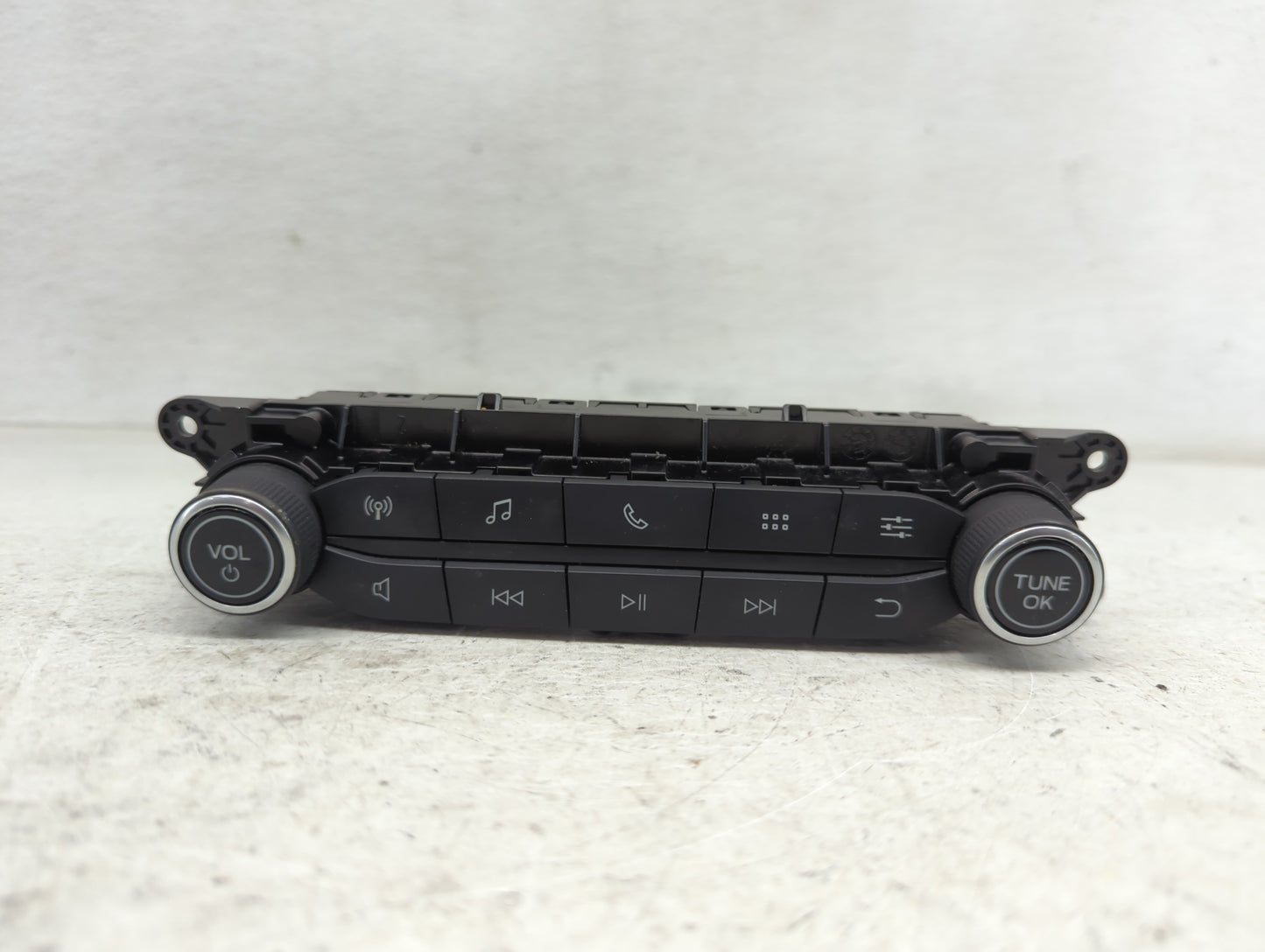 2020-2022 Ford Escape Radio Control Panel - Oemusedautoparts1.com