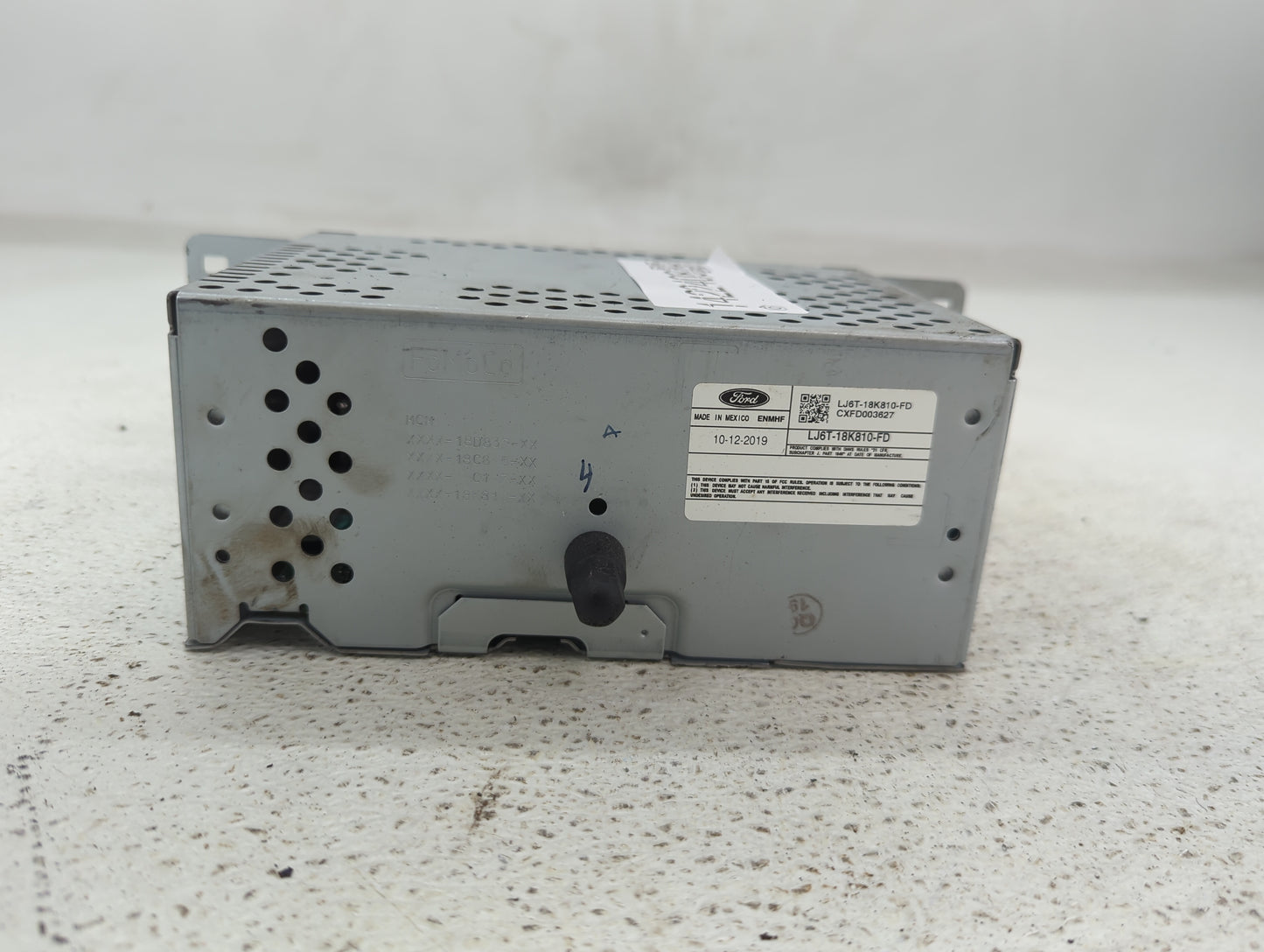 2020 Ford Escape Radio AM FM Cd Player Receiver Replacement P/N:LJ6T-18K810-FD Fits OEM Used Auto Parts - Oemusedautoparts1.