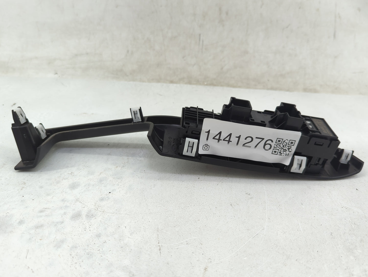 2020-2022 Ford Escape Master Power Window Switch Replacement Driver Side Left P/N:LJ6T-14540-CCW Fits Fits 2020 2021 2022 OE