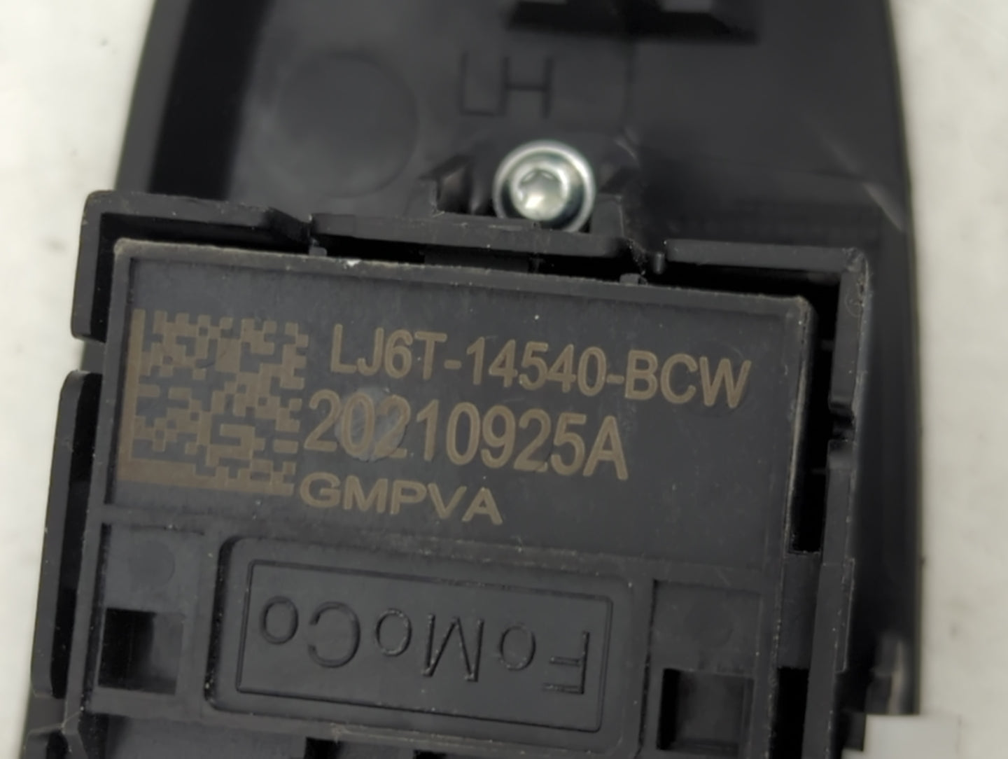 2020-2022 Ford Escape Master Power Window Switch Replacement Driver Side Left P/N:LJ6T-14540-BCW Fits Fits 2020 2021 2022 OE