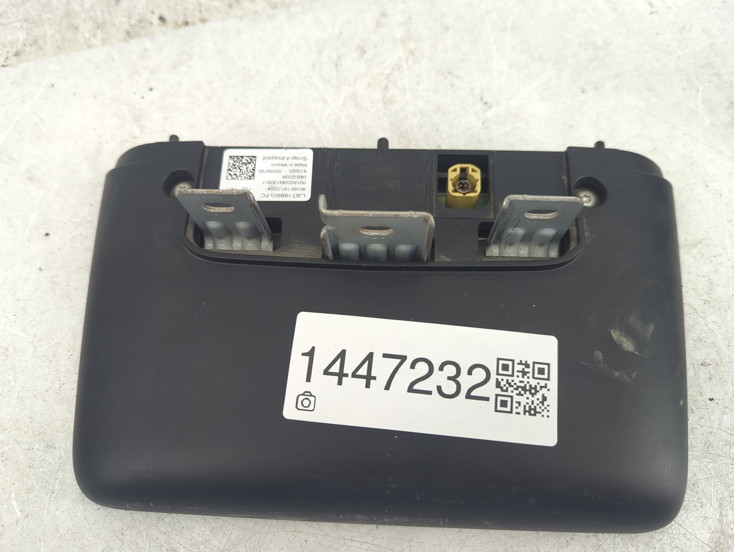 2020 Ford Escape Third Brake Light Tail Light P/N:LJ6T-18B955-FC Fits OEM Used Auto Parts - Oemusedautoparts1.com
