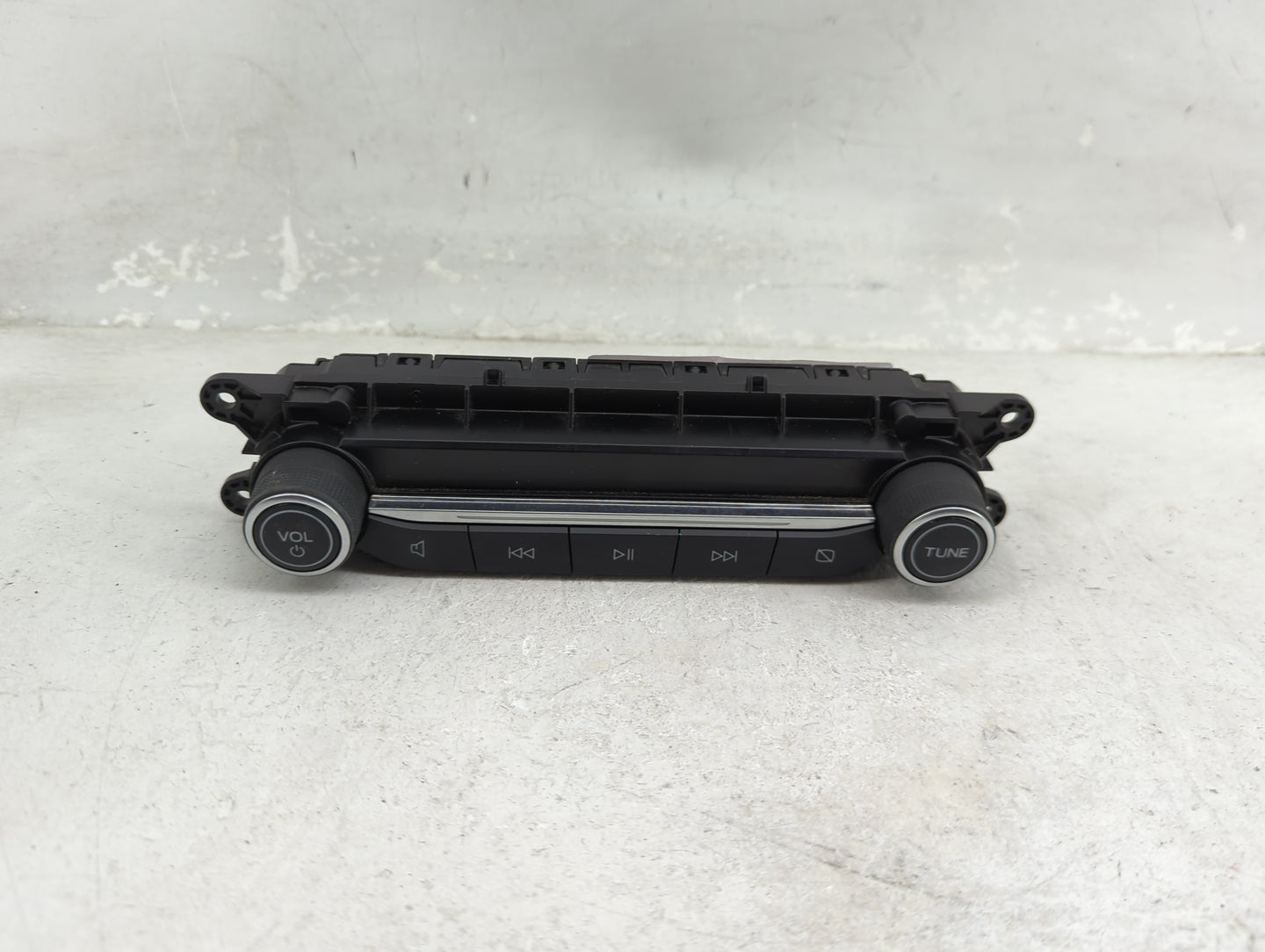 2020-2020 Ford Escape Radio Control Panel - Oemusedautoparts1.com