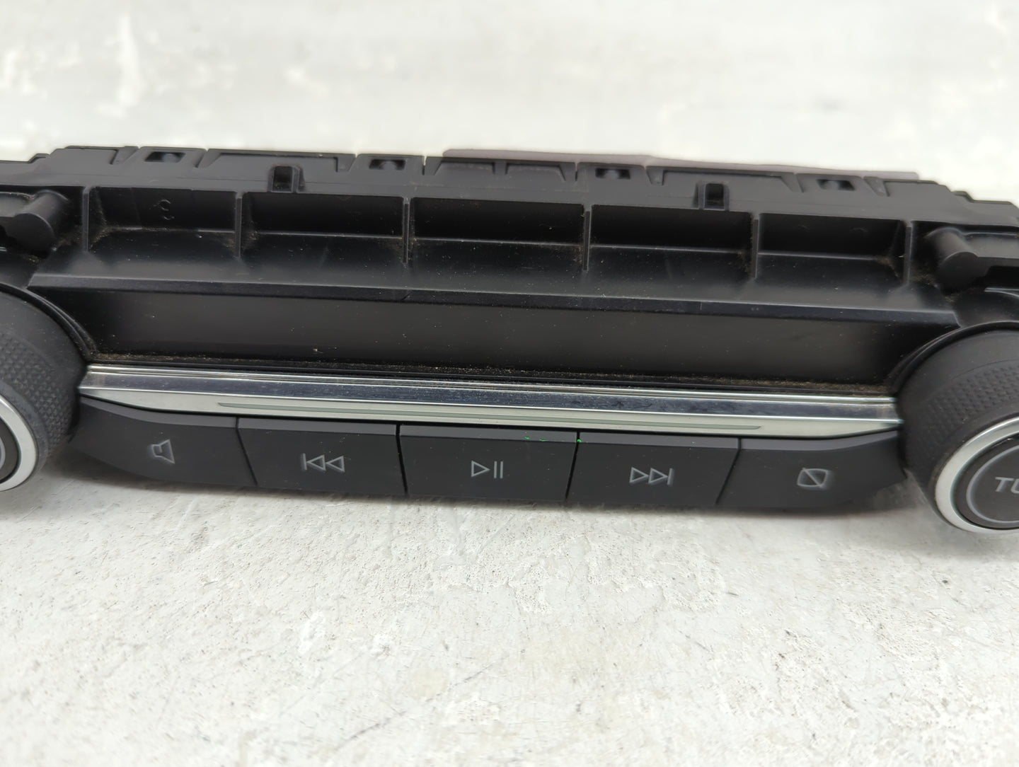 2020-2020 Ford Escape Radio Control Panel - Oemusedautoparts1.com