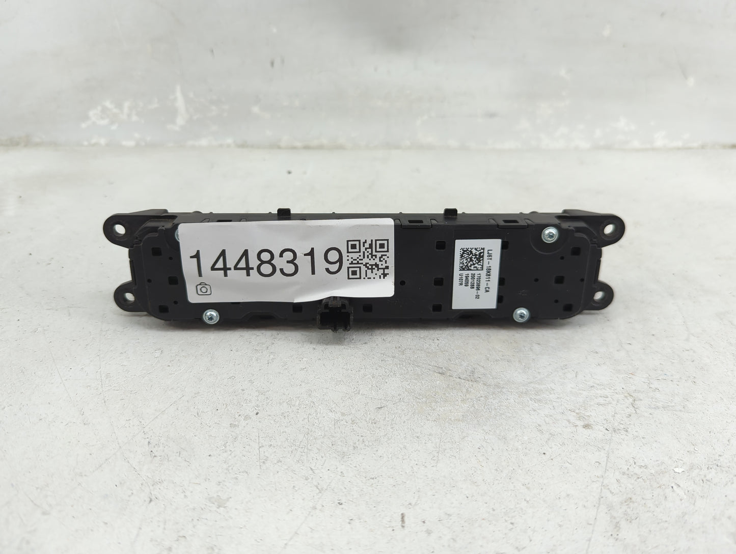 2020-2020 Ford Escape Radio Control Panel - Oemusedautoparts1.com