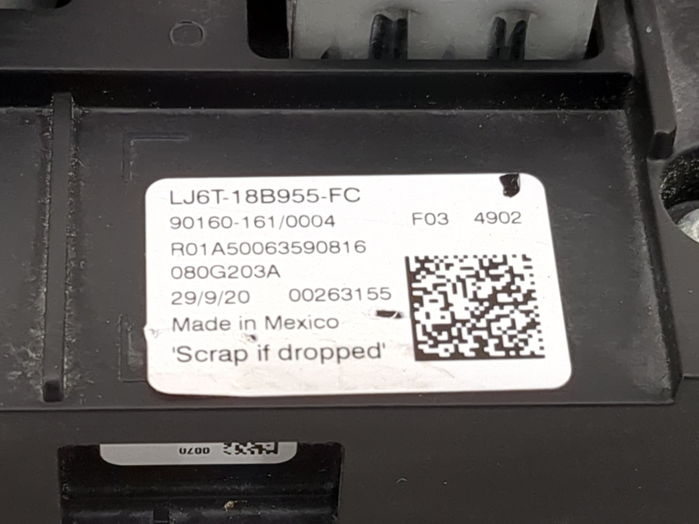 2020-2020 Ford Escape Information Display Screen 1468422 - Oemusedautoparts1.com