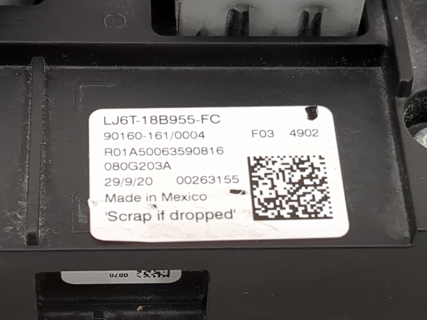2020-2020 Ford Escape Information Display Screen 1468422 - Oemusedautoparts1.com