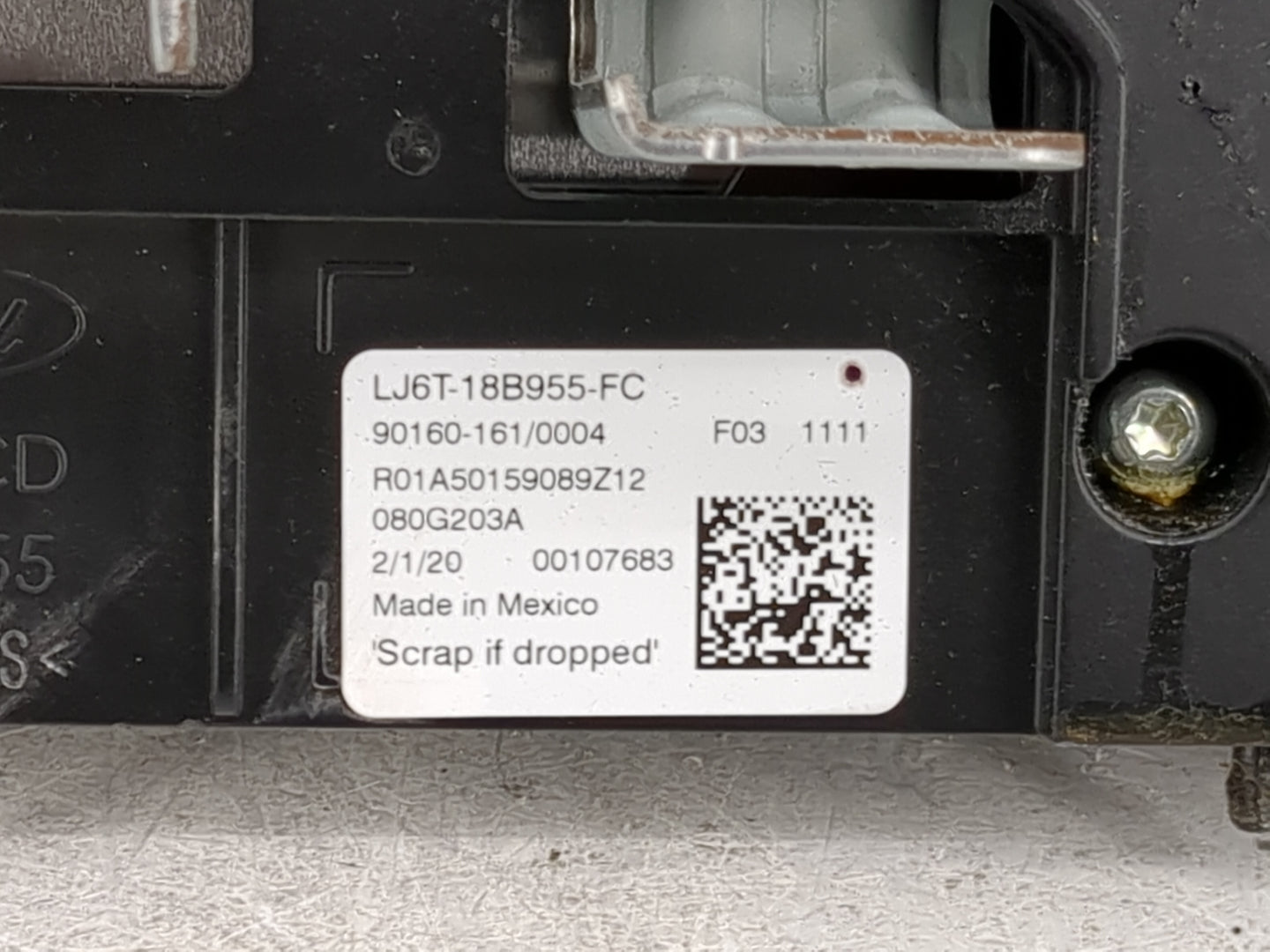2020-2020 Ford Escape Information Display Screen 1469247 - Oemusedautoparts1.com