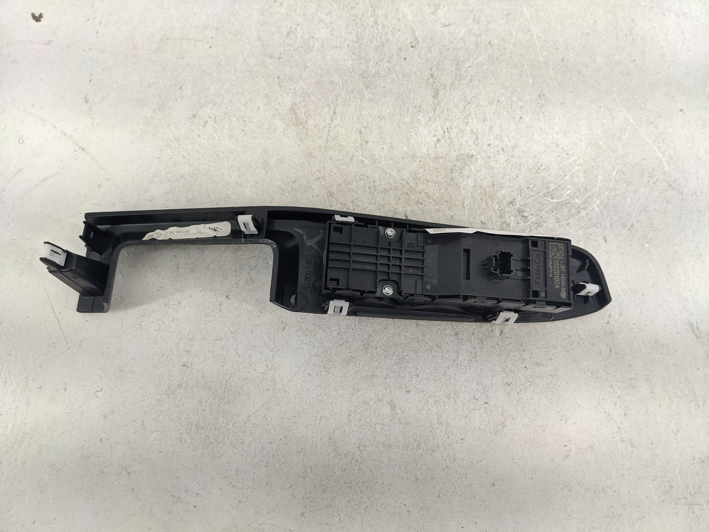 2020-2022 Ford Escape Master Power Window Switch Replacement Driver Side Left P/N:LJ6T-14540-BCW Fits Fits 2020 2021 2022 OE