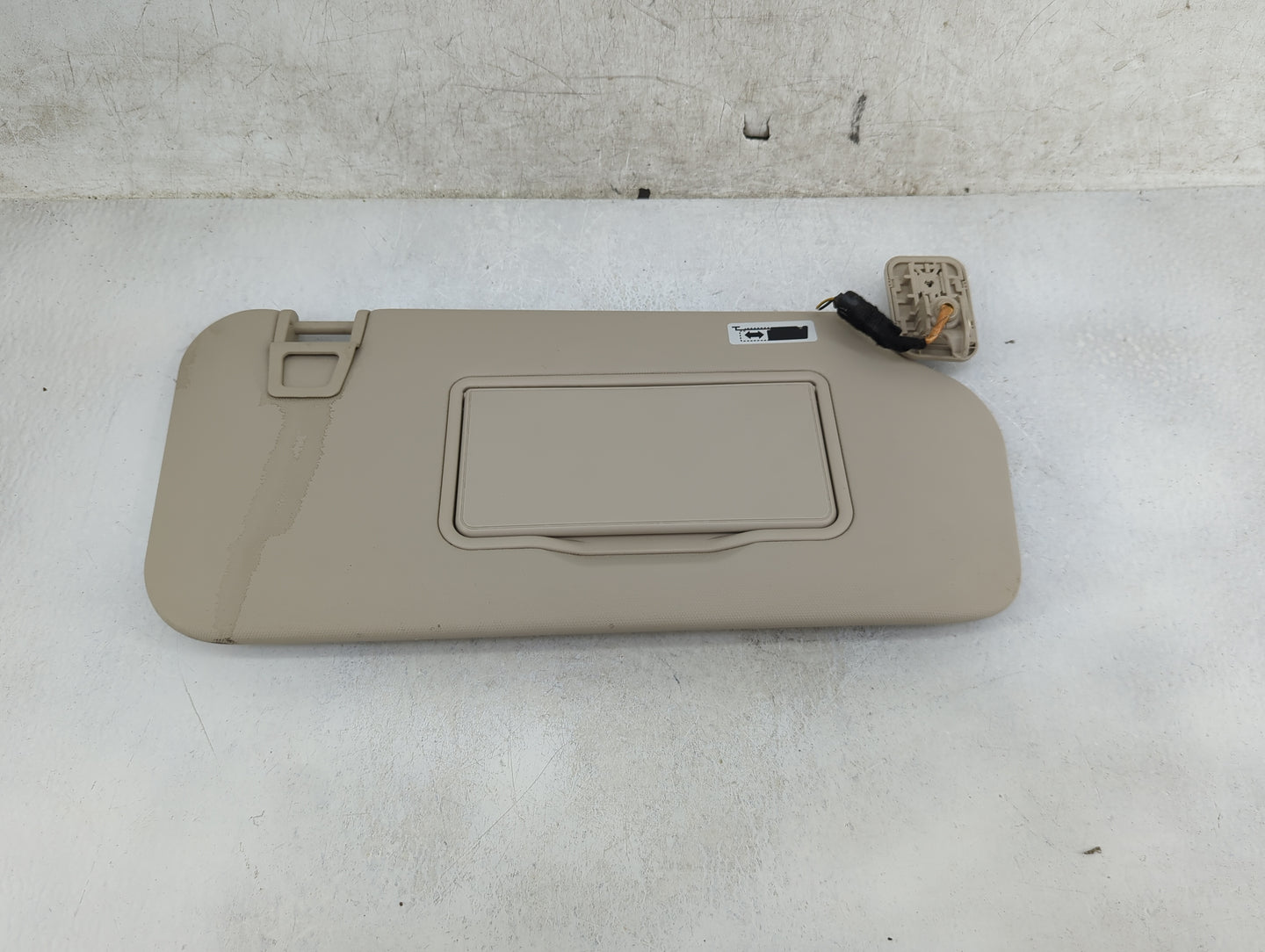 2020 Ford Escape Sun Visor Shade Replacement Passenger Right Mirror Fits OEM Used Auto Parts - Oemusedautoparts1.com