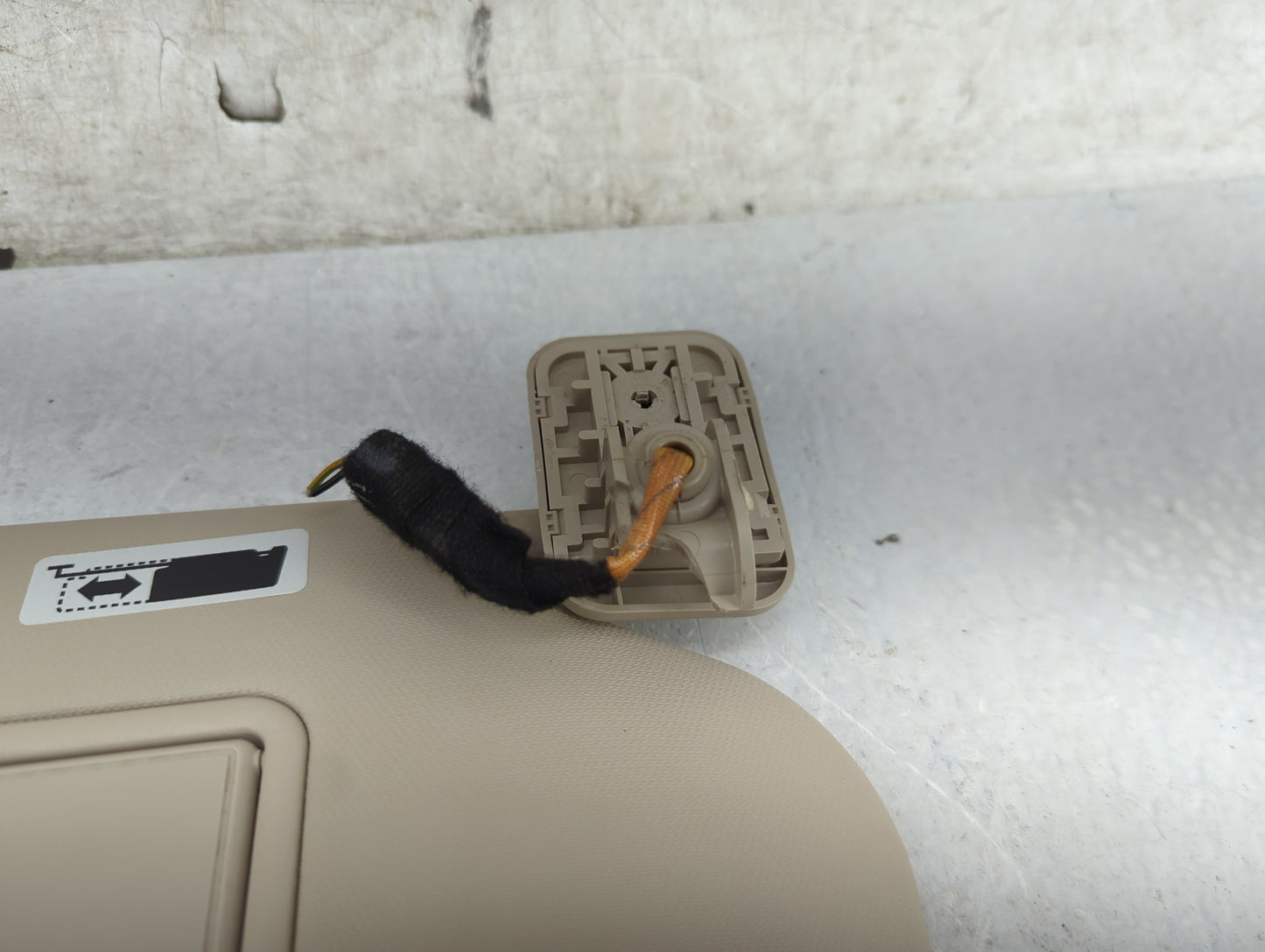 2020 Ford Escape Sun Visor Shade Replacement Passenger Right Mirror Fits OEM Used Auto Parts - Oemusedautoparts1.com