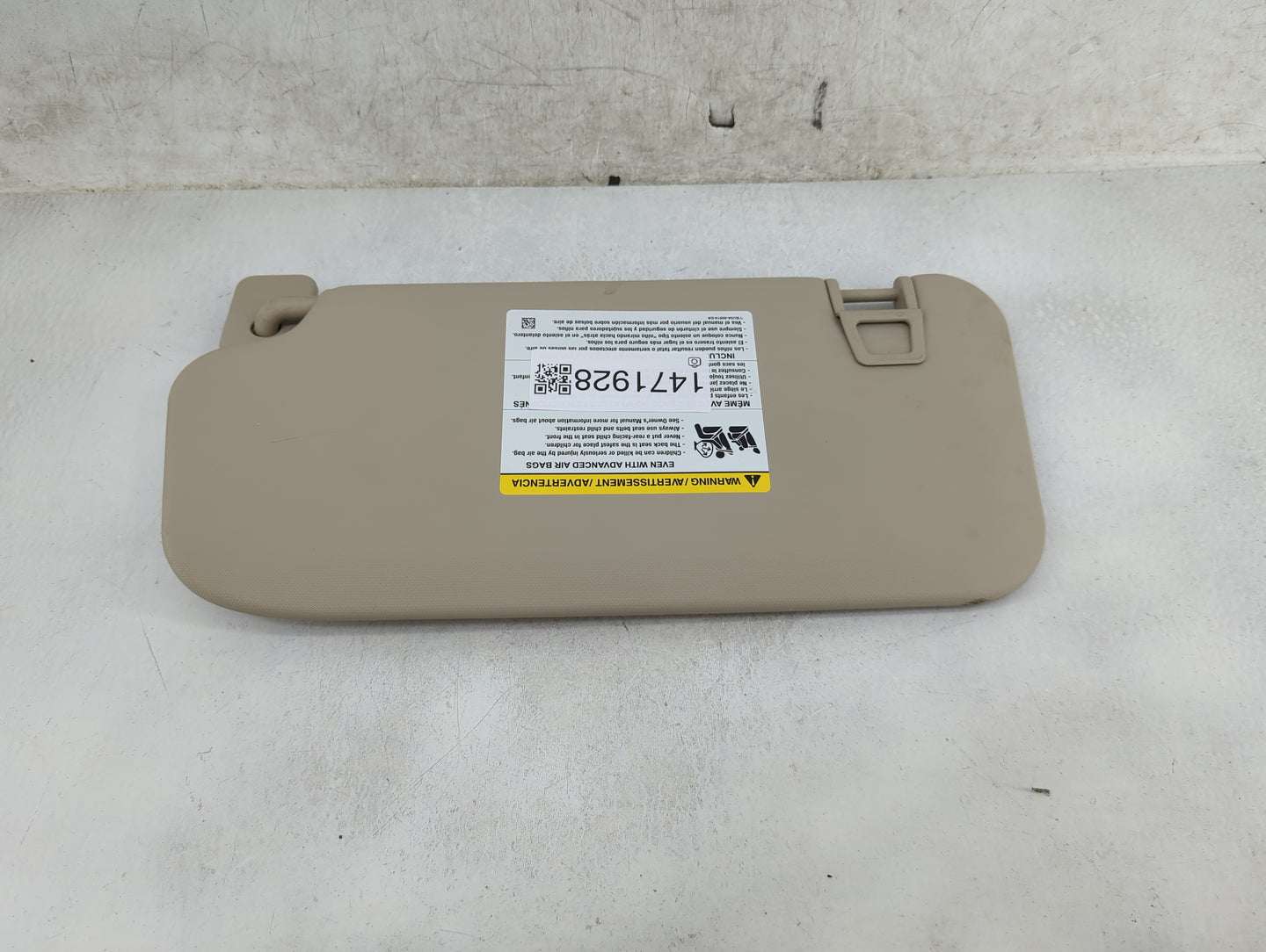 2020 Ford Escape Sun Visor Shade Replacement Passenger Right Mirror Fits OEM Used Auto Parts - Oemusedautoparts1.com