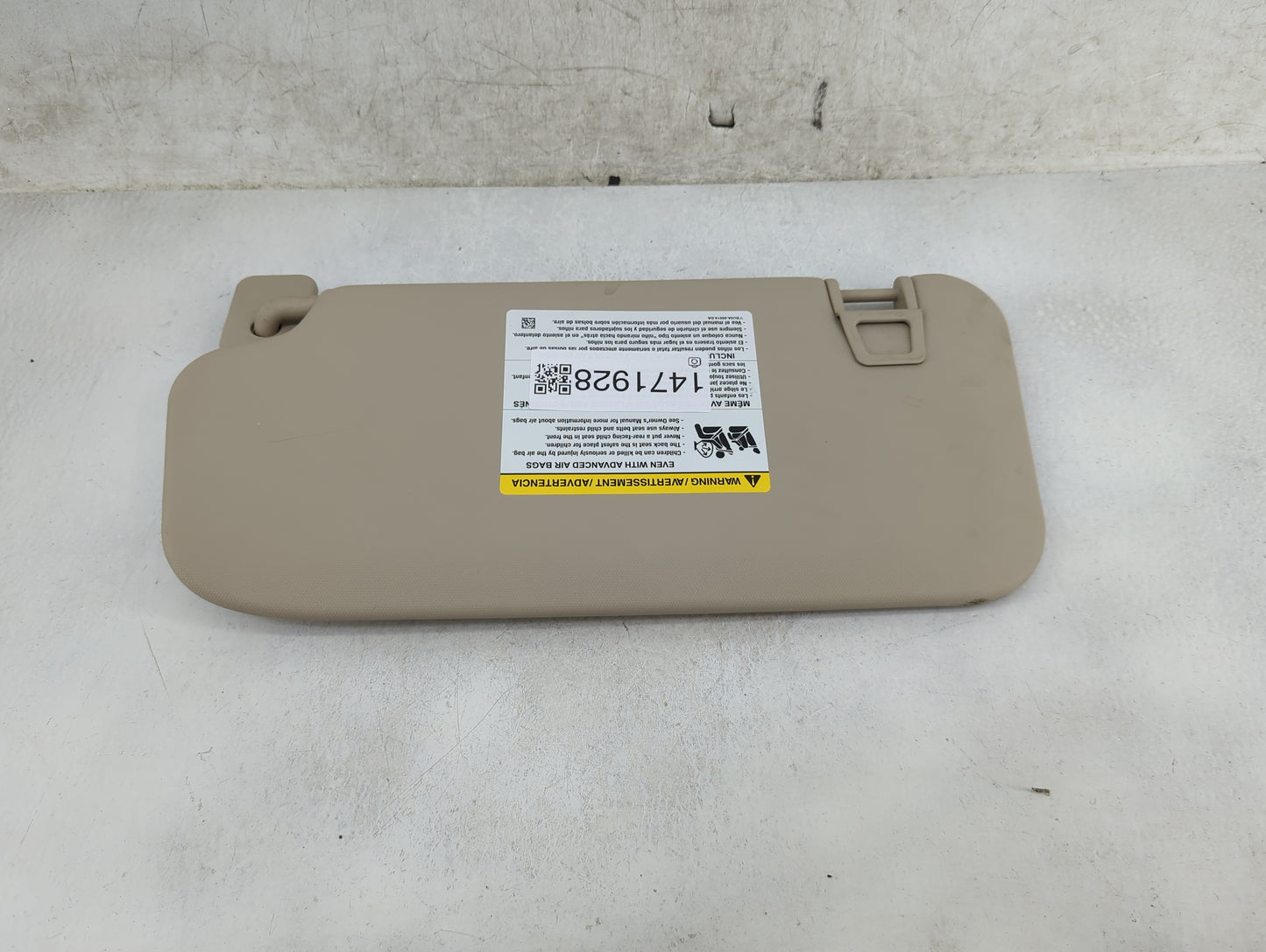 2020 Ford Escape Sun Visor Shade Replacement Passenger Right Mirror Fits OEM Used Auto Parts - Oemusedautoparts1.com