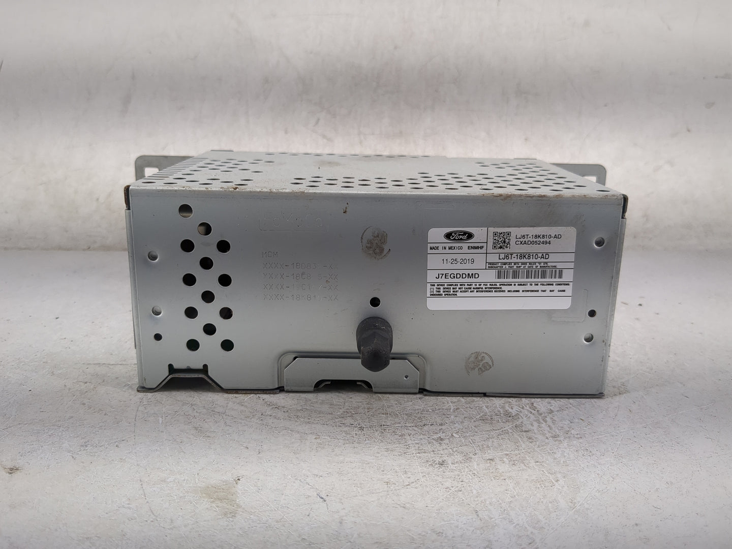 2020 Ford Escape Radio AM FM Cd Player Receiver Replacement P/N:LJ6T-18K810-AD J7EGDDMD, CXAD052494 Fits OEM Used Auto Parts