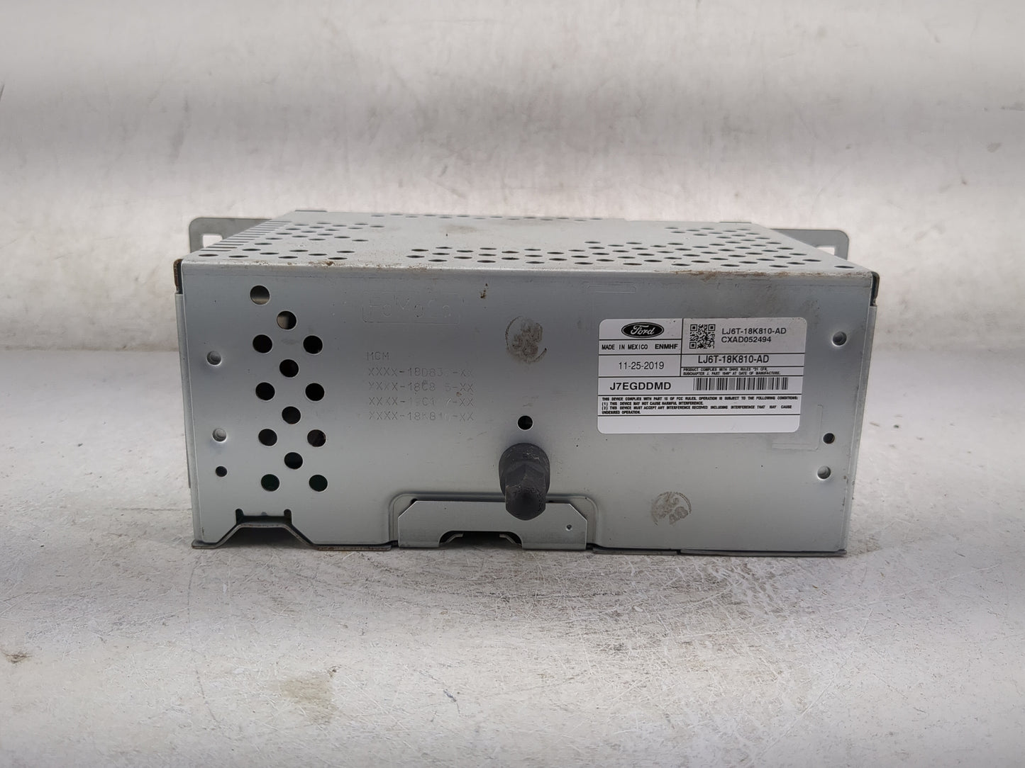2020 Ford Escape Radio AM FM Cd Player Receiver Replacement P/N:LJ6T-18K810-AD J7EGDDMD, CXAD052494 Fits OEM Used Auto Parts