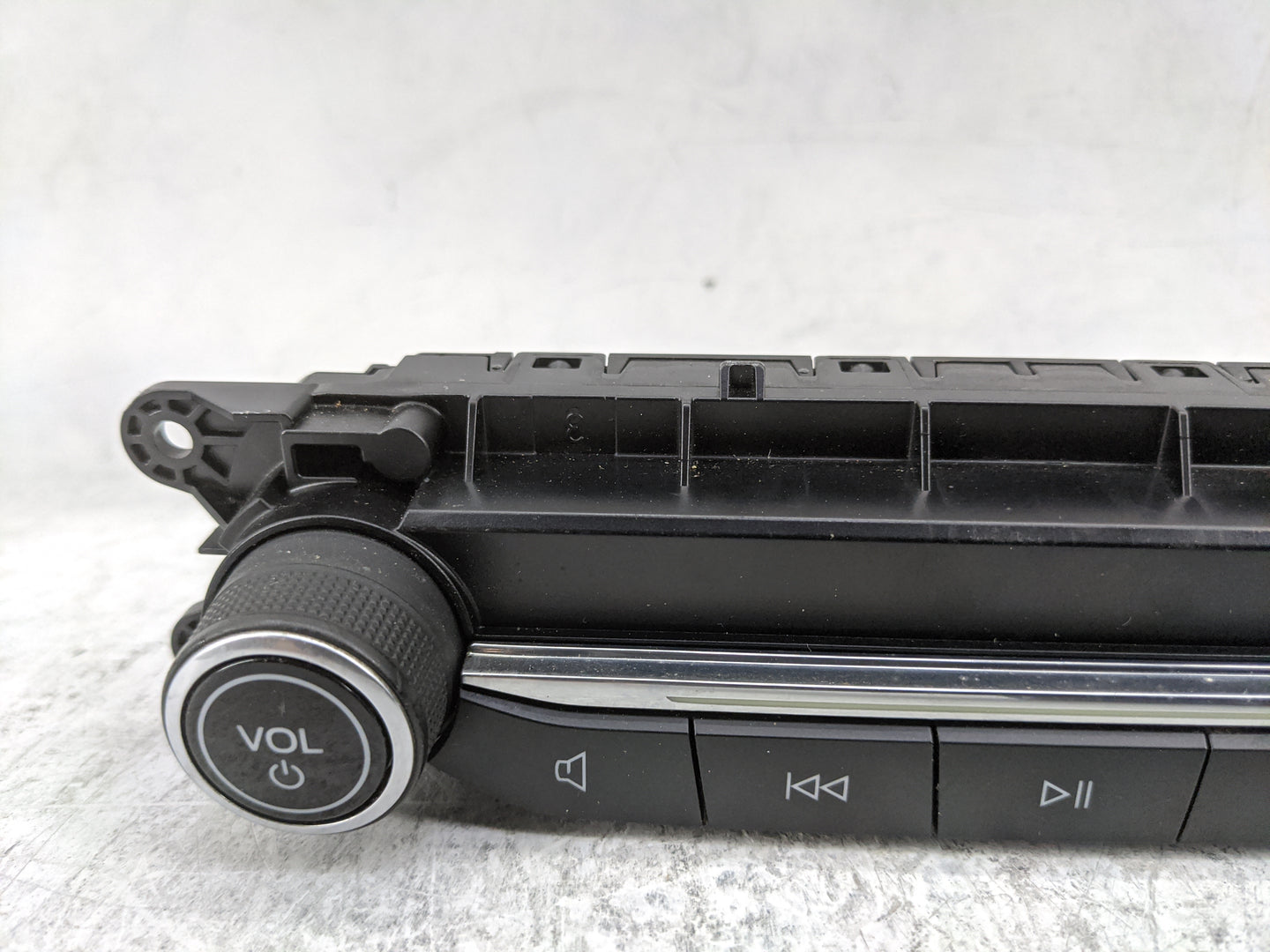 2020-2020 Ford Escape Radio Control Panel Black - Oemusedautoparts1.com