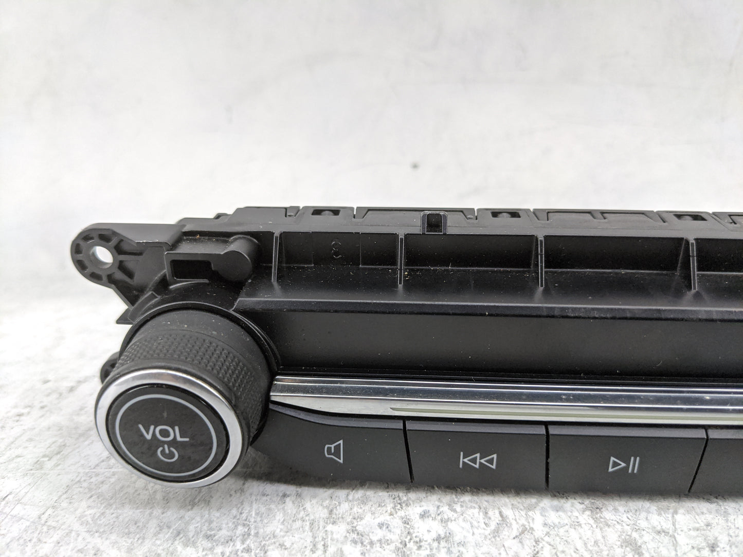 2020-2020 Ford Escape Radio Control Panel Black - Oemusedautoparts1.com