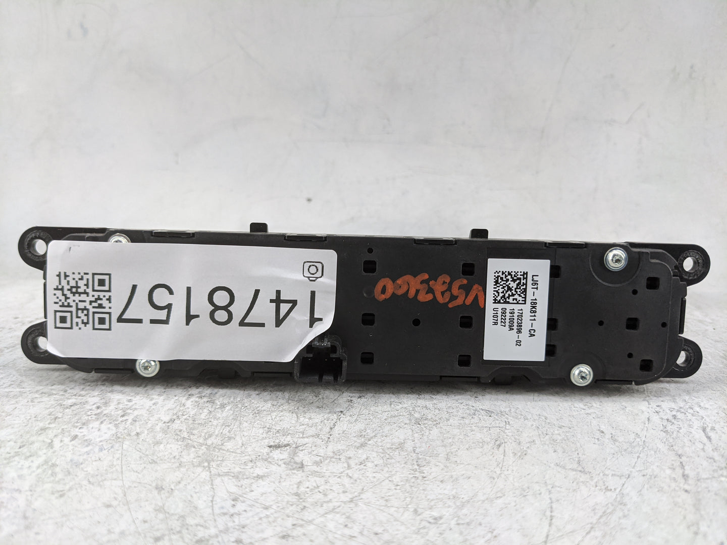 2020-2020 Ford Escape Radio Control Panel Black - Oemusedautoparts1.com