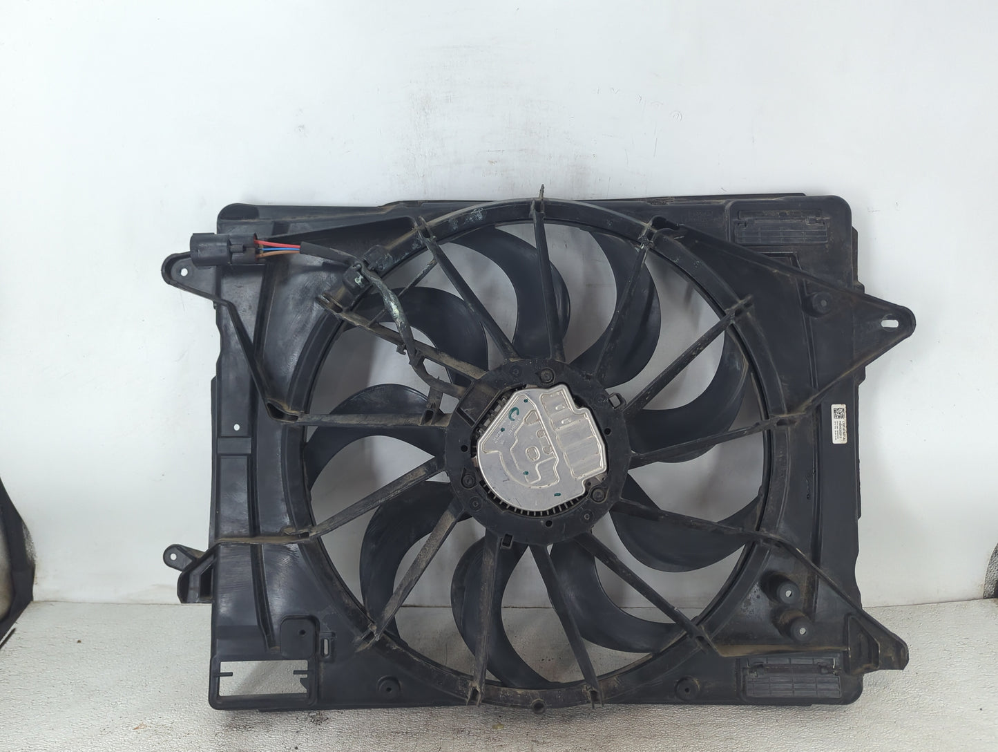 2020-2022 Ford Escape Electric Radiator Cooling Fan Motor Assembly P/N:LX61-8C607-AC F0HHX2G213 Fits Fits 2020 2021 2022 OEM