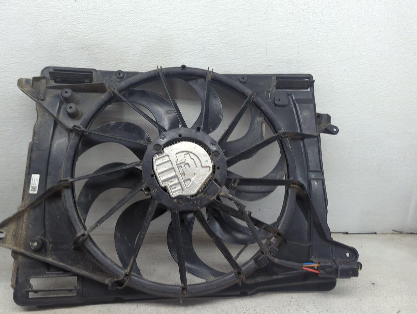 2020-2022 Ford Escape Electric Radiator Cooling Fan Motor Assembly P/N:LX61-8C607-AC F00HX2G213 Fits Fits 2020 2021 2022 OEM