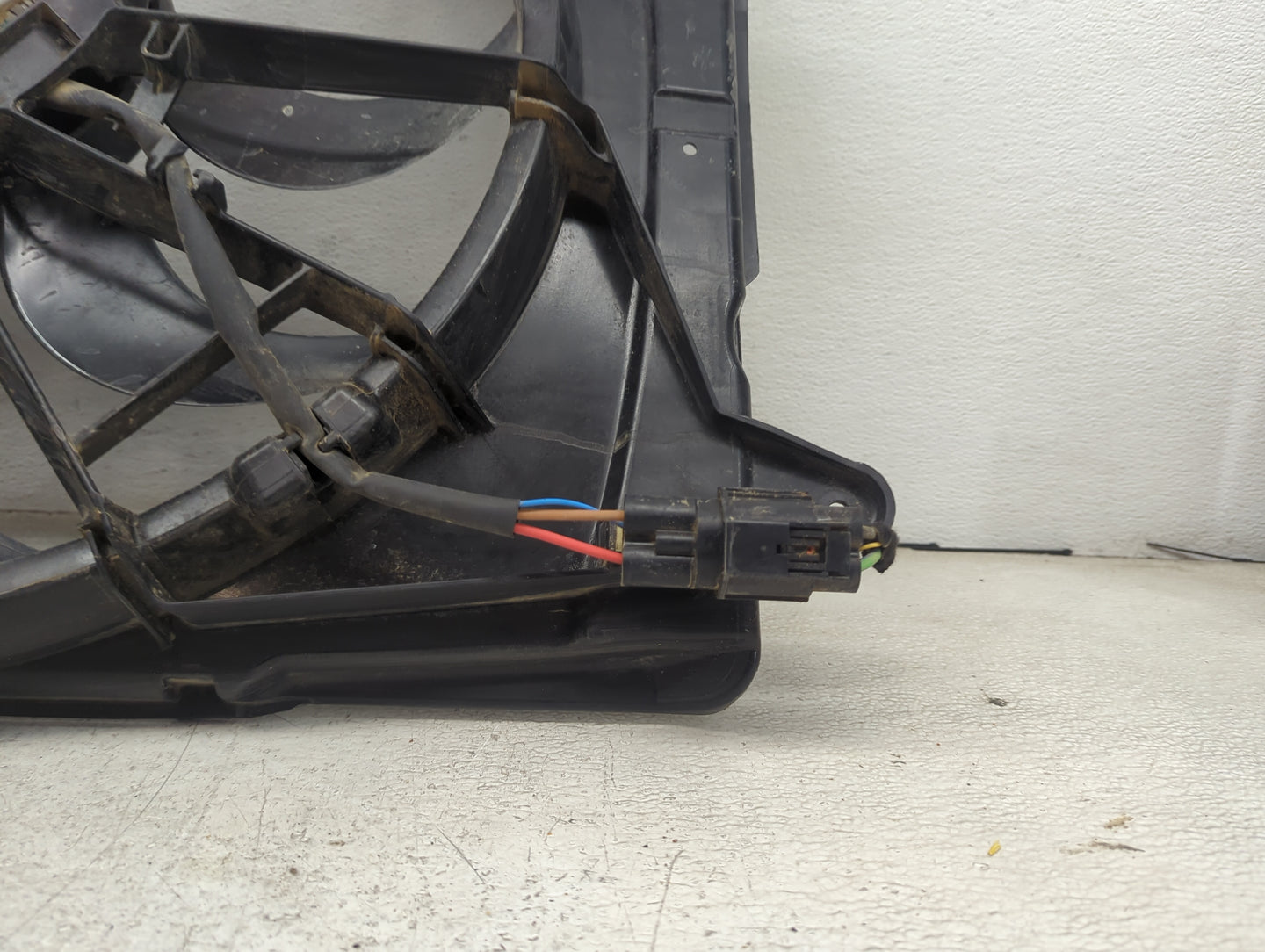 2020-2022 Ford Escape Electric Radiator Cooling Fan Motor Assembly P/N:LX61-8C607-AC F00HX2G213 Fits Fits 2020 2021 2022 OEM