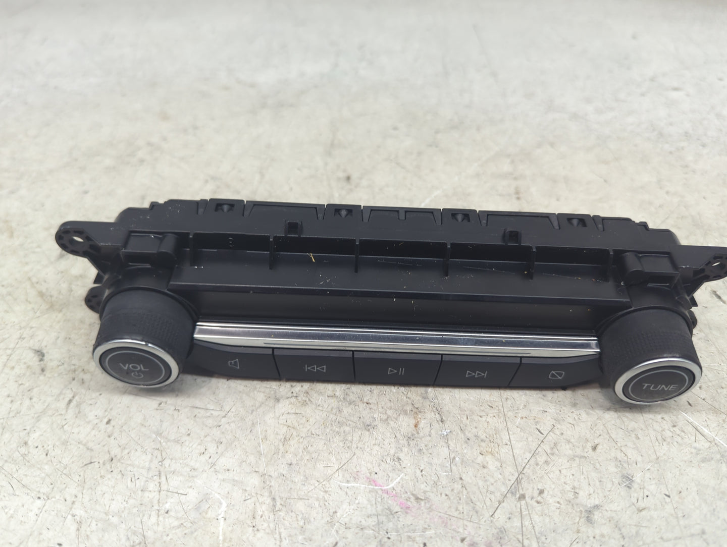 2020-2020 Ford Escape Radio Control Panel 1492713 - Oemusedautoparts1.com
