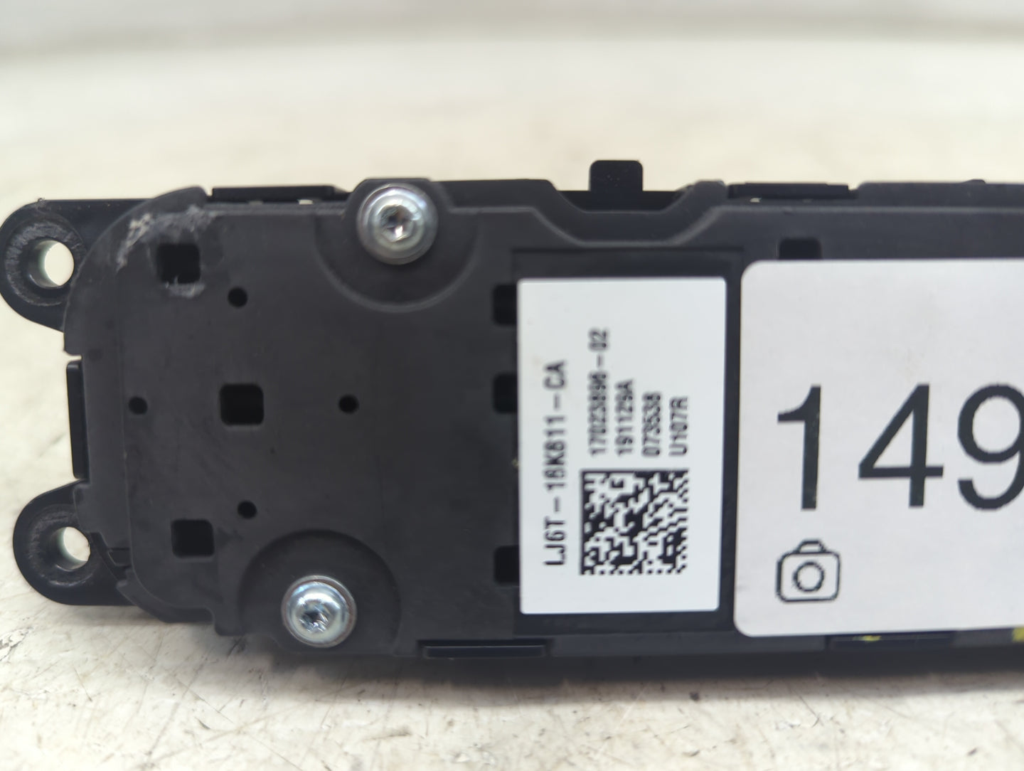 2020-2020 Ford Escape Radio Control Panel 1492713 - Oemusedautoparts1.com