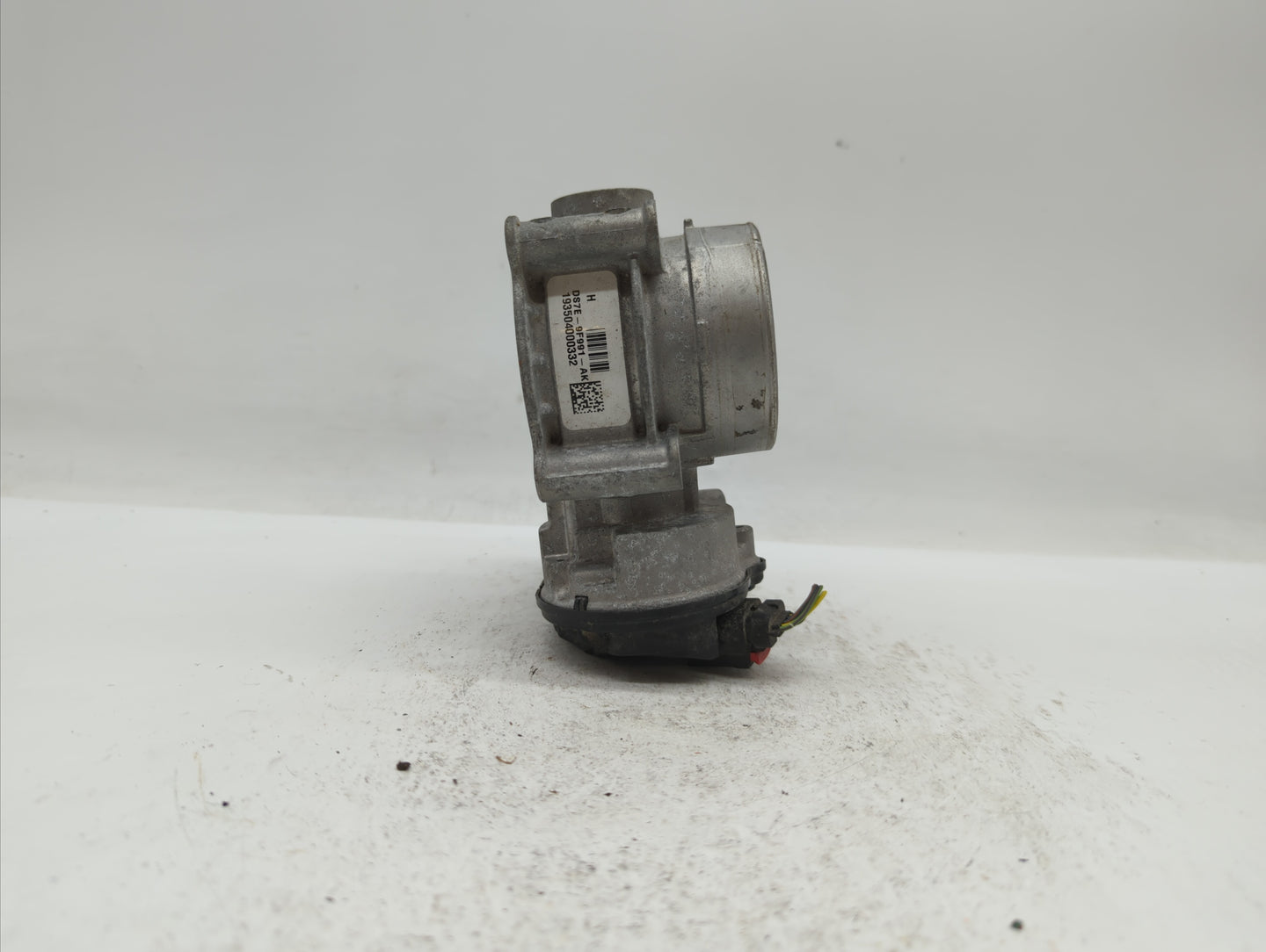 2013-2019 Ford Escape Throttle Body P/N:DS7E-9F991-AK DS7E-9F991-AD Fits Fits 2013 2014 2015 2016 2017 2018 2019 2020 OEM Us
