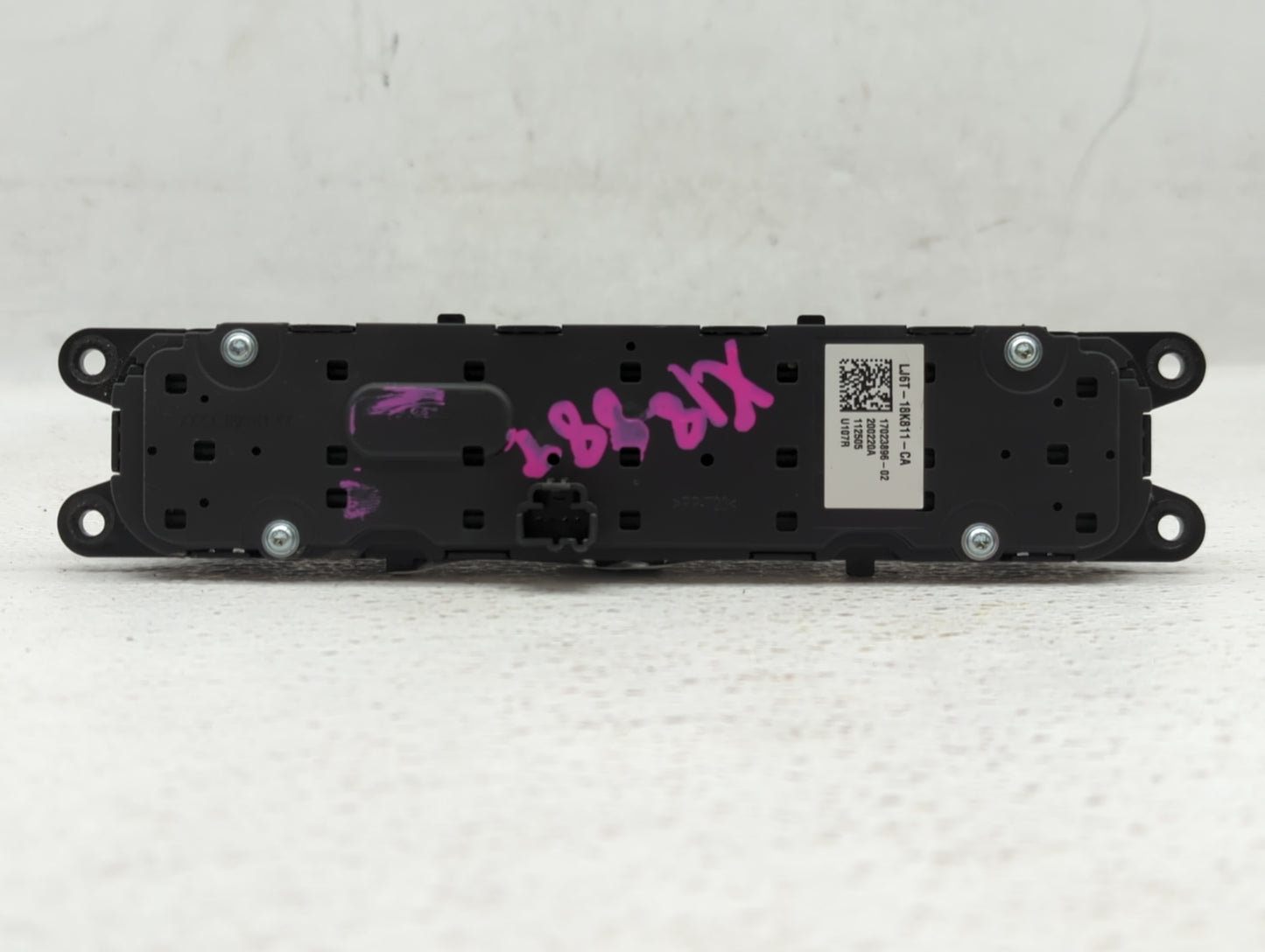 2020-2020 Ford Escape Radio Control Panel - Oemusedautoparts1.com