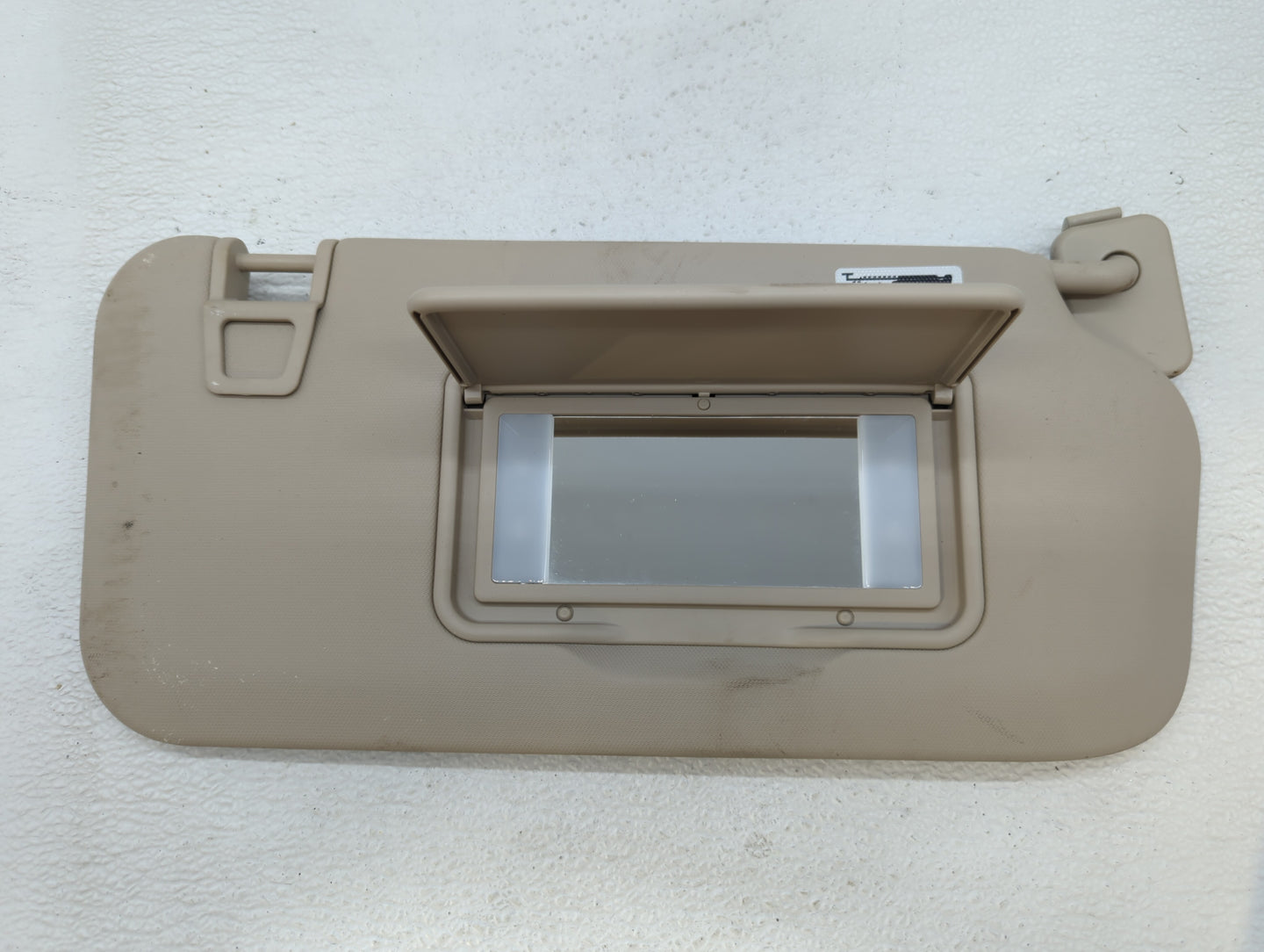 2020 Ford Escape Sun Visor Shade Replacement Passenger Right Mirror Fits OEM Used Auto Parts - Oemusedautoparts1.com