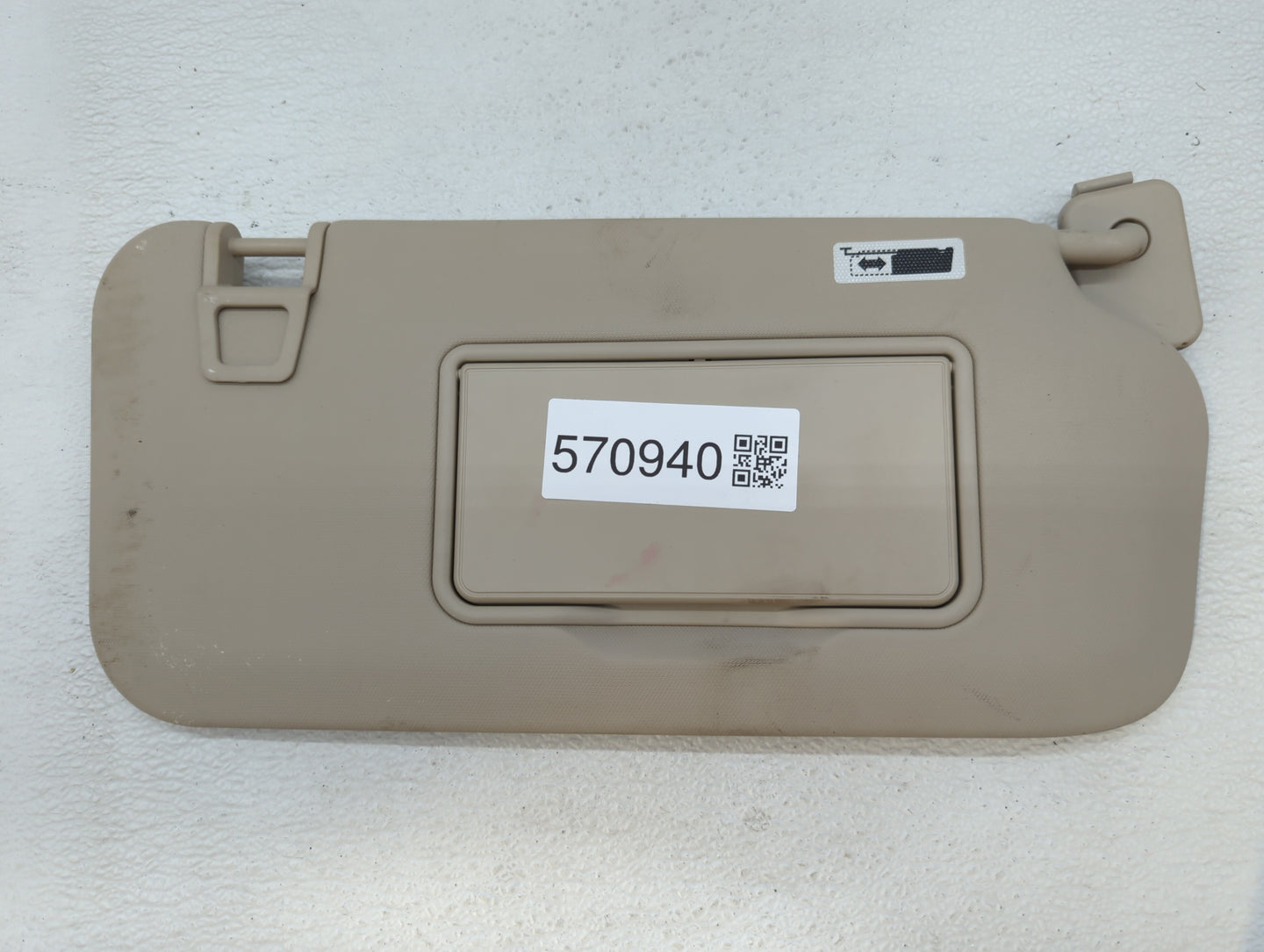 2020 Ford Escape Sun Visor Shade Replacement Passenger Right Mirror Fits OEM Used Auto Parts - Oemusedautoparts1.com