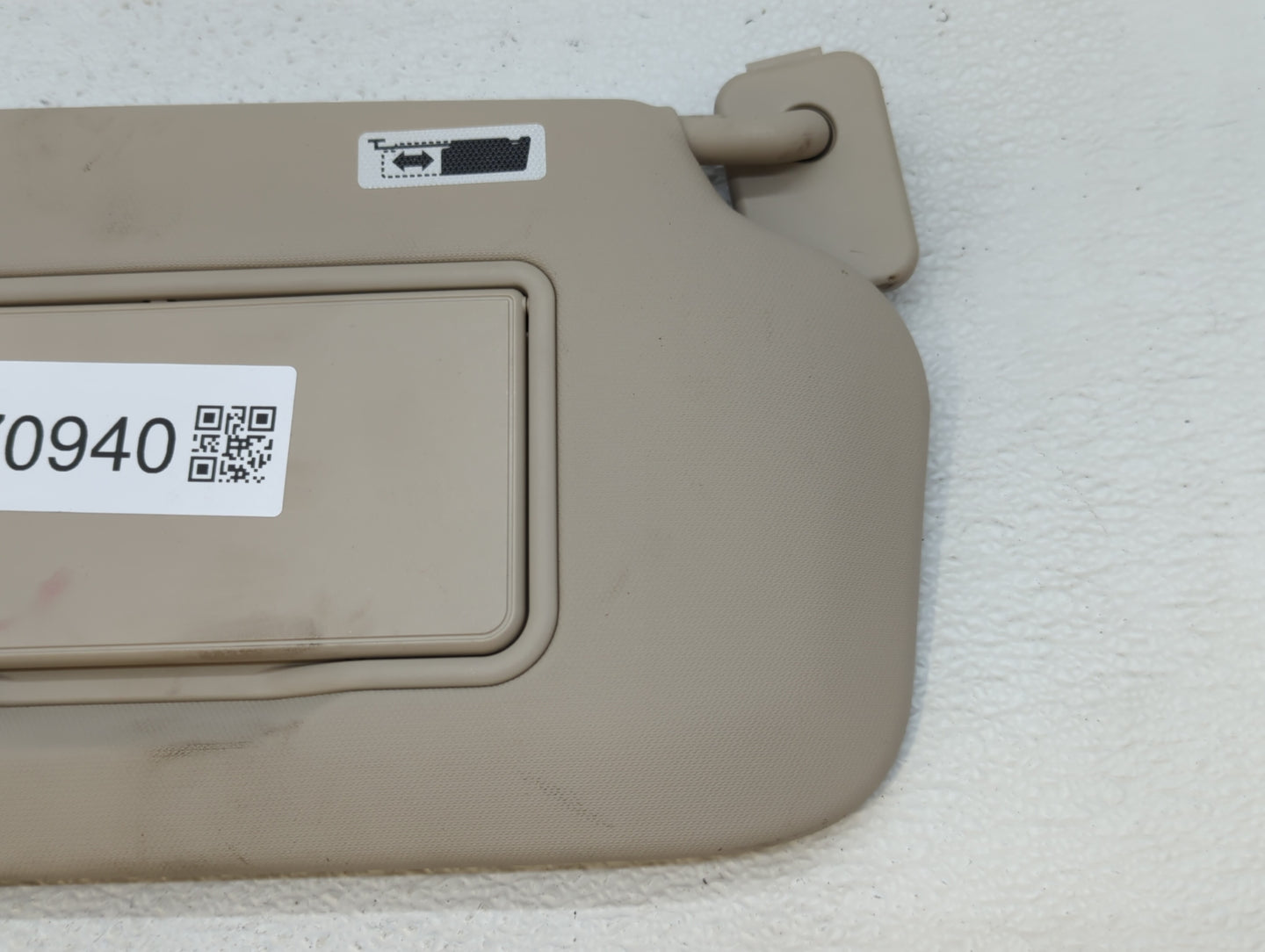 2020 Ford Escape Sun Visor Shade Replacement Passenger Right Mirror Fits OEM Used Auto Parts - Oemusedautoparts1.com